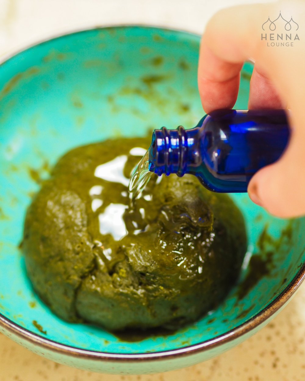 How To Make Henna Paste With A Dark Color Guru