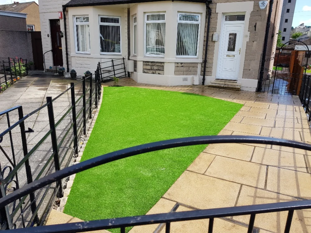 fake_turf_lawn_installation.jpg