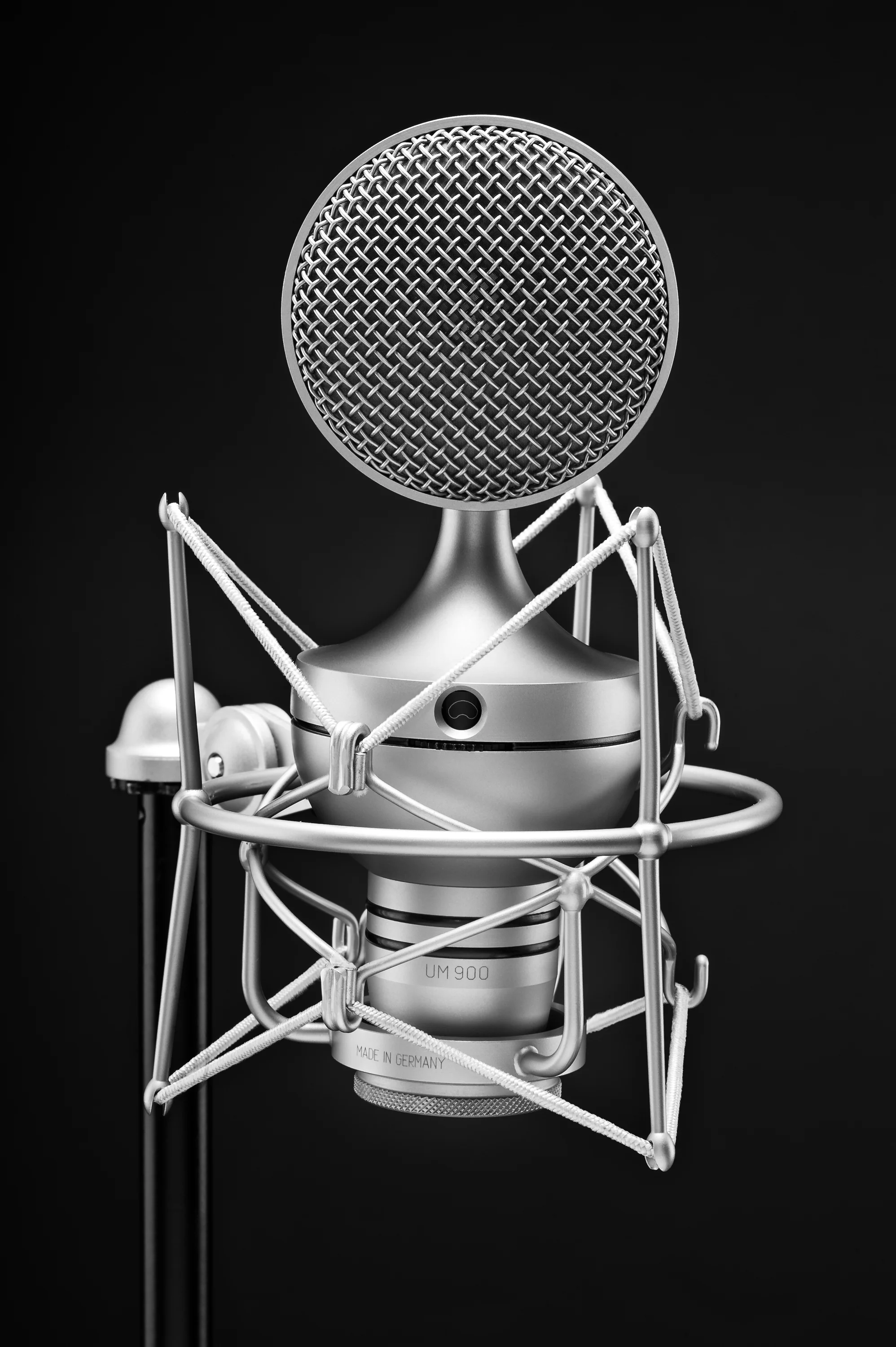 UM900_Microphone.jpg