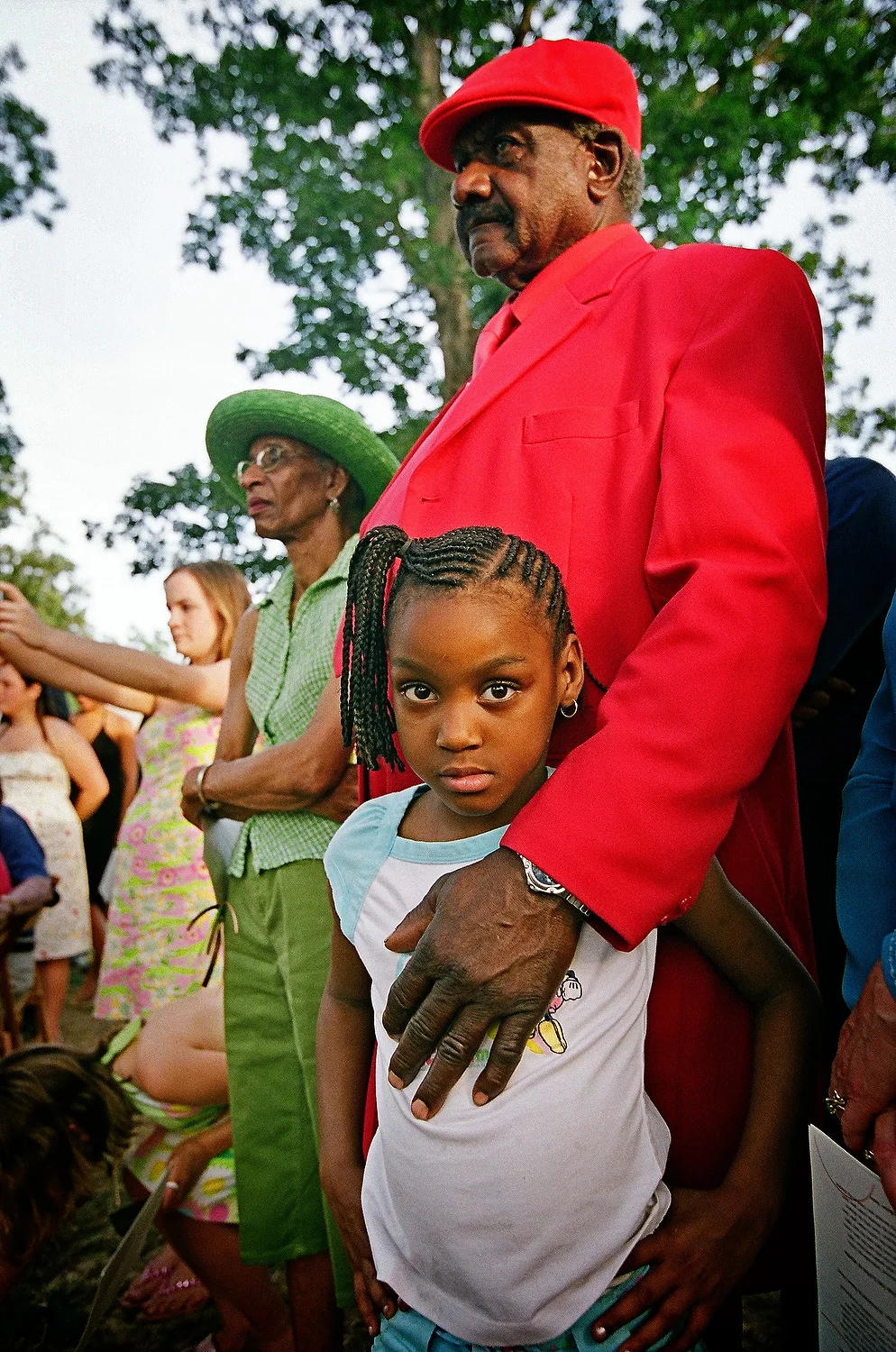 During the ceremony Willie was wearing a red suit.