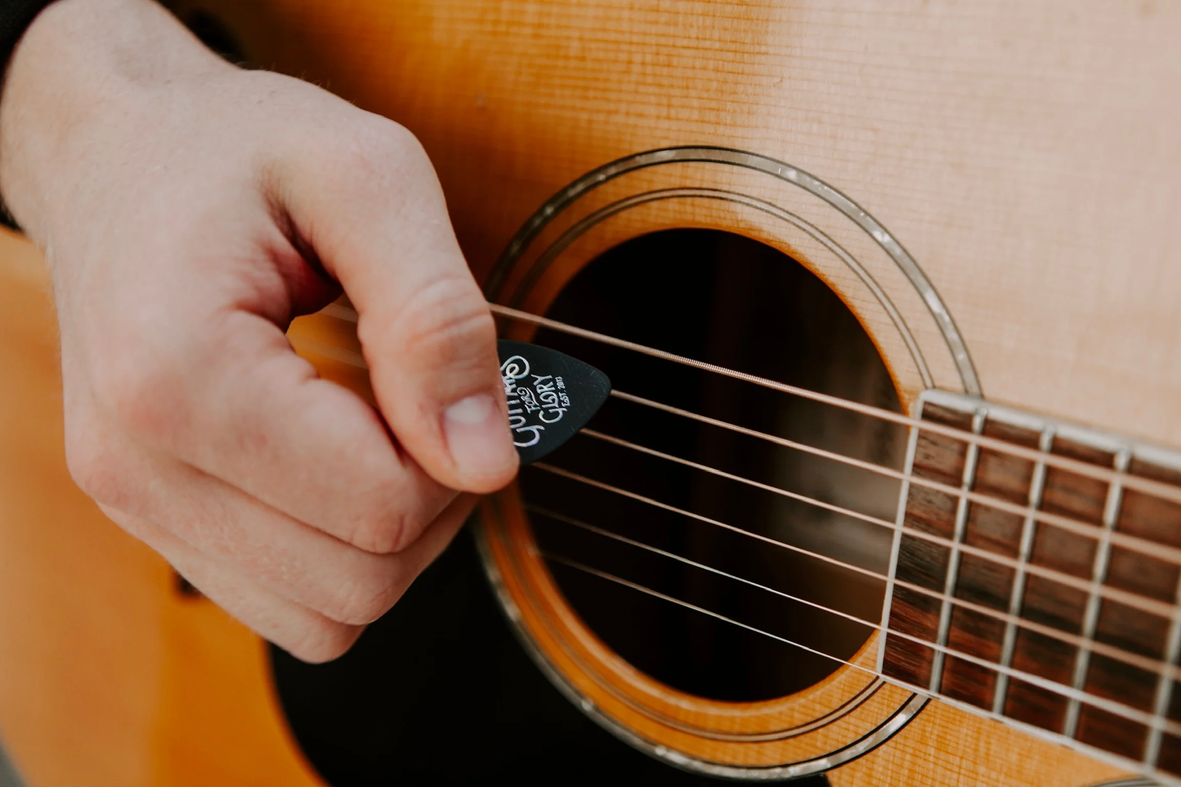 3 Guitar Picks (Hologram Embossed)