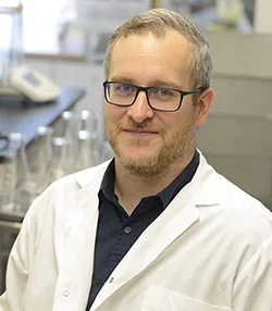 Dr. Jonathan Richard