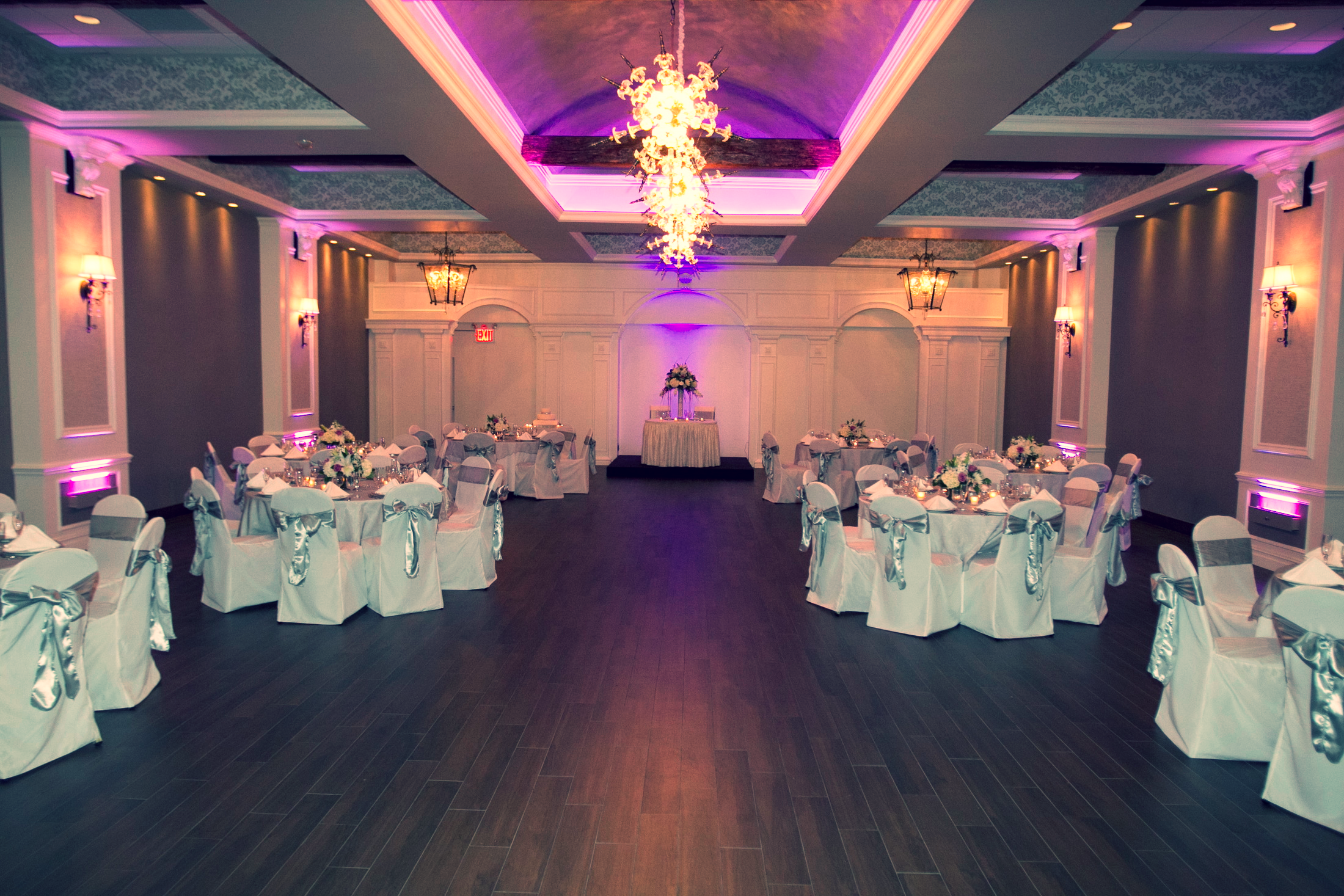 Main Room_08.jpg