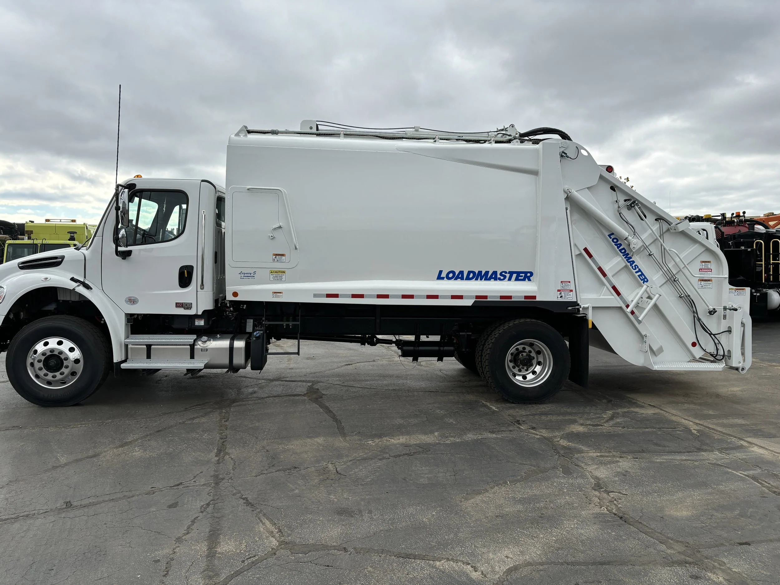 ID: VA6262 | LOADMASTER 20YD LEGACY ON 2025 FREIGHTLINER M2
