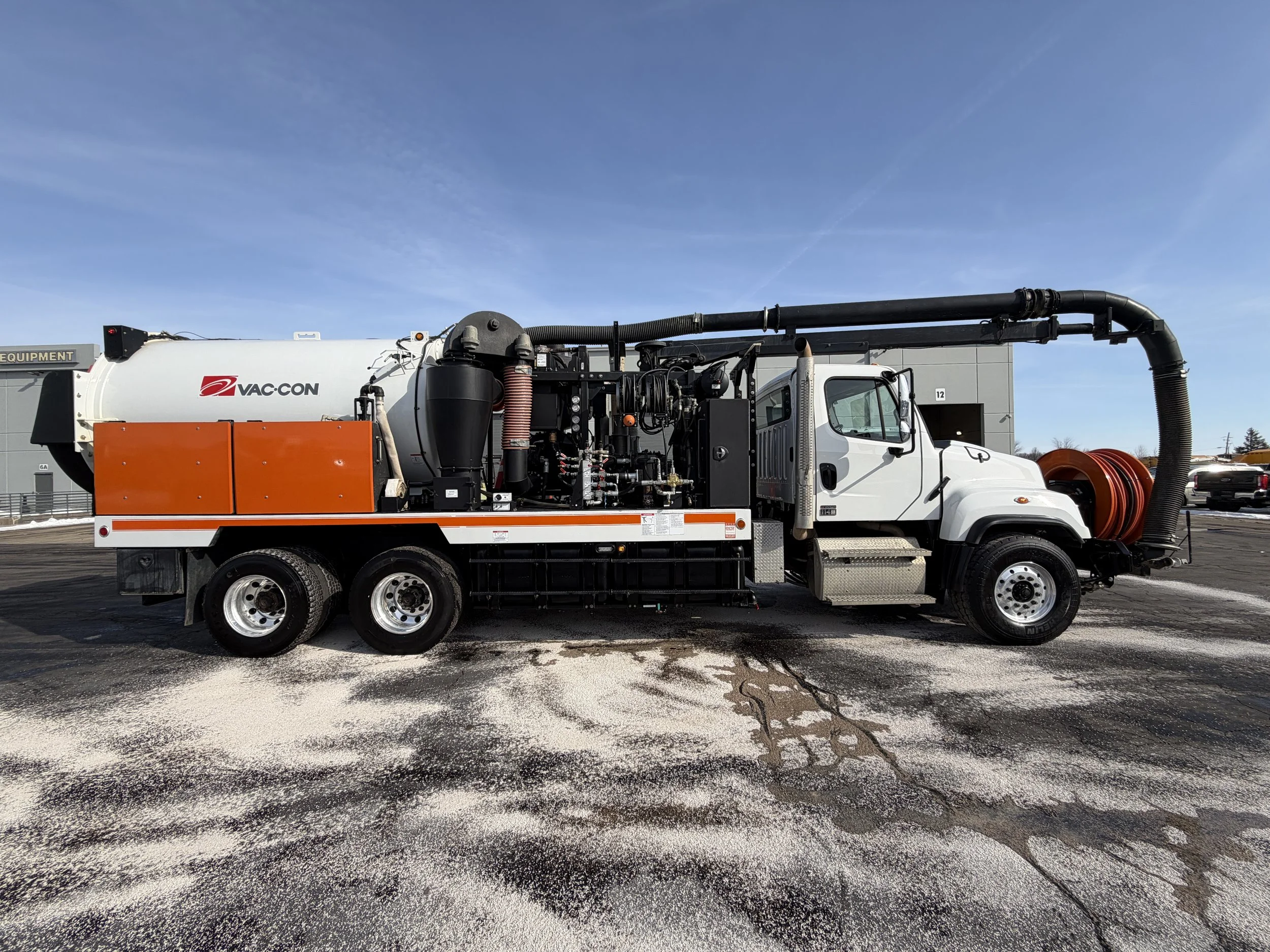 ID: UY5767 | Vac-Con VPD3612LHEN on 2024 Freightliner 114SD