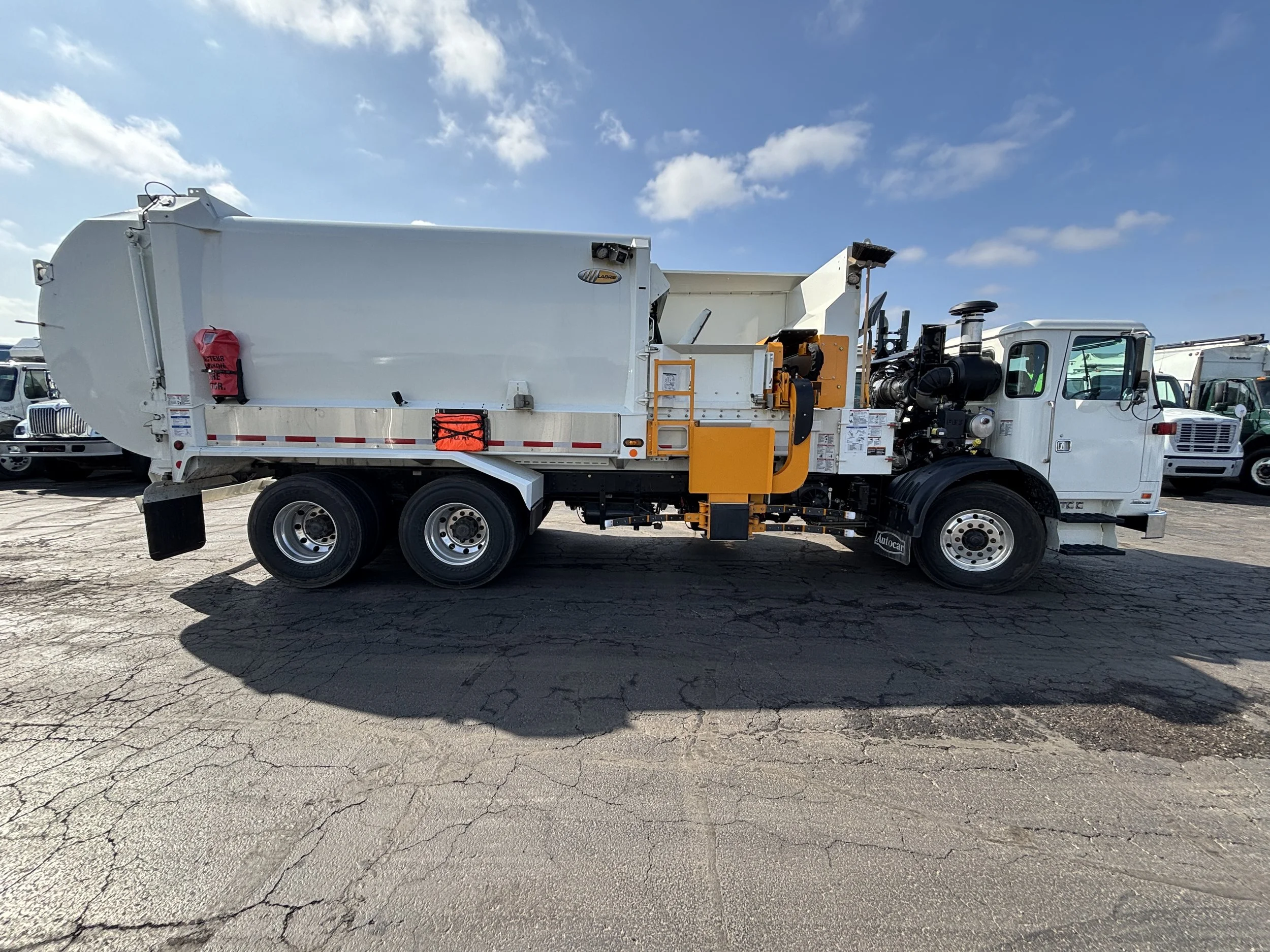 ID: 244657 | Labrie 33 YD Automizer Helping Hand on 2025 Autocar ACX Xpeditor (6 UNITS)