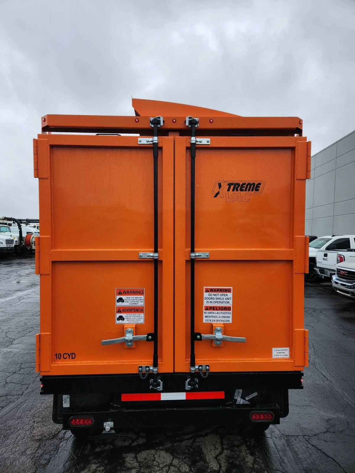 ID: 168722 I ODB DCL8031 (Gas) LEAF VAC TRAILER — Best Equipment