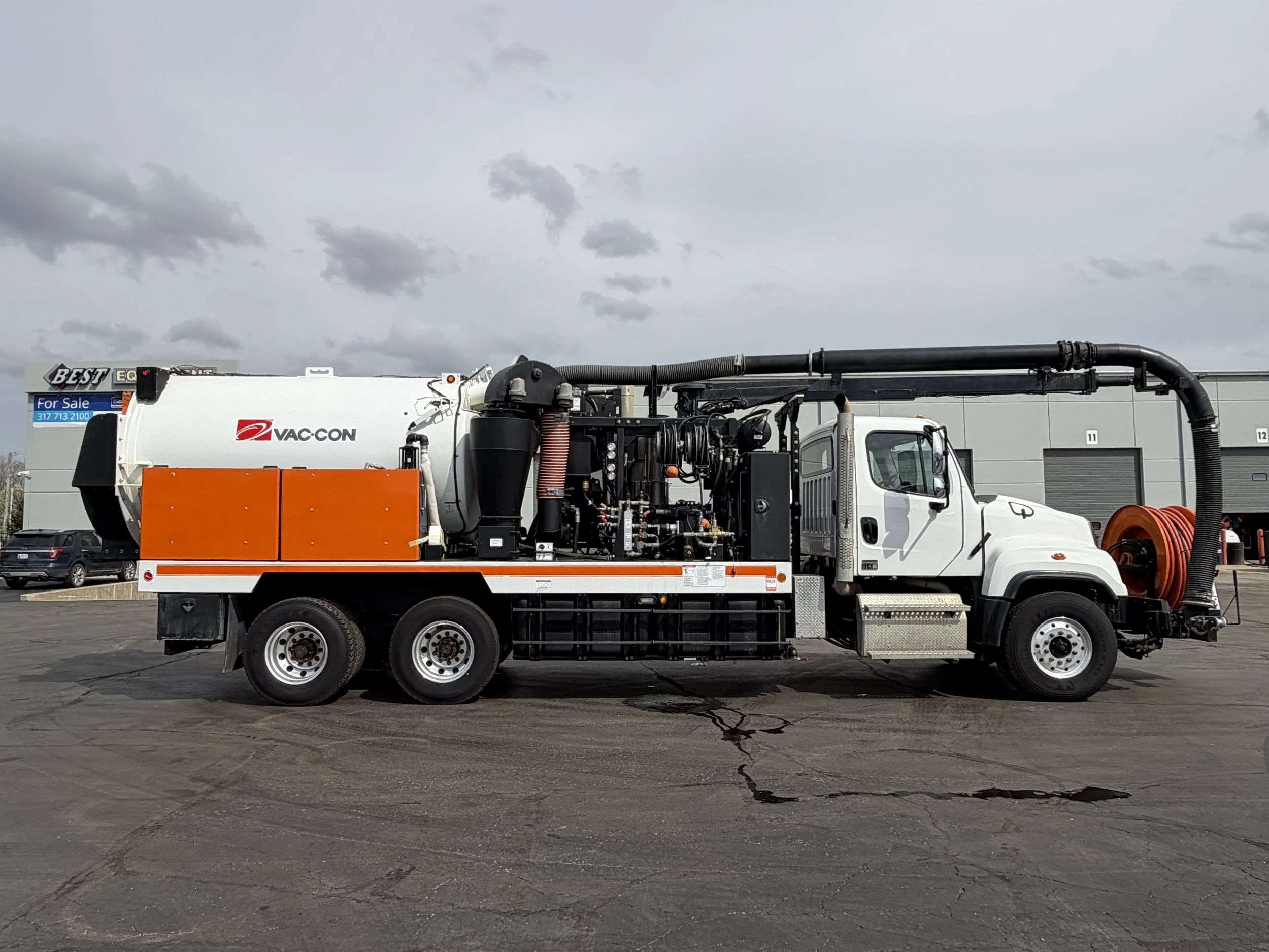 ID: UY5767 | Vac-Con VPD3612LHEN on 2024 Freightliner 114SD