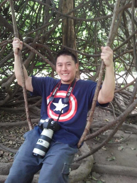 I'm smiling here, but my neck was killing me and I didn't want to look weak in front of girls and kids huhu.