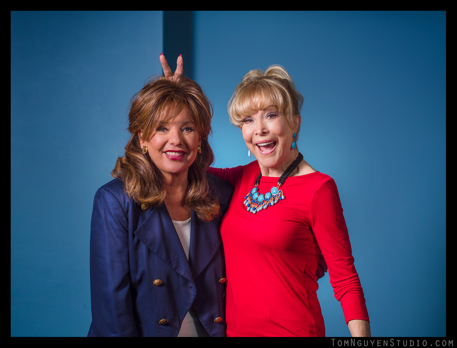 Gorgeous as ever: Dawn Wells (Mary Ann from Gilligan's Island) and Barbara Eden (I Dream of Jeannie).