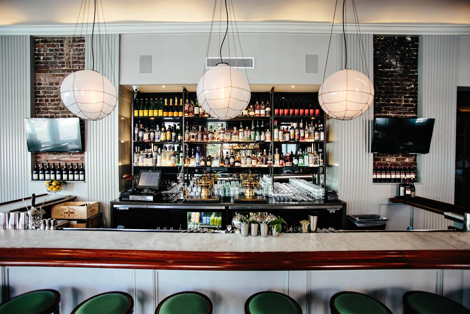 The Darling | Smith Hanes. restaurant bar