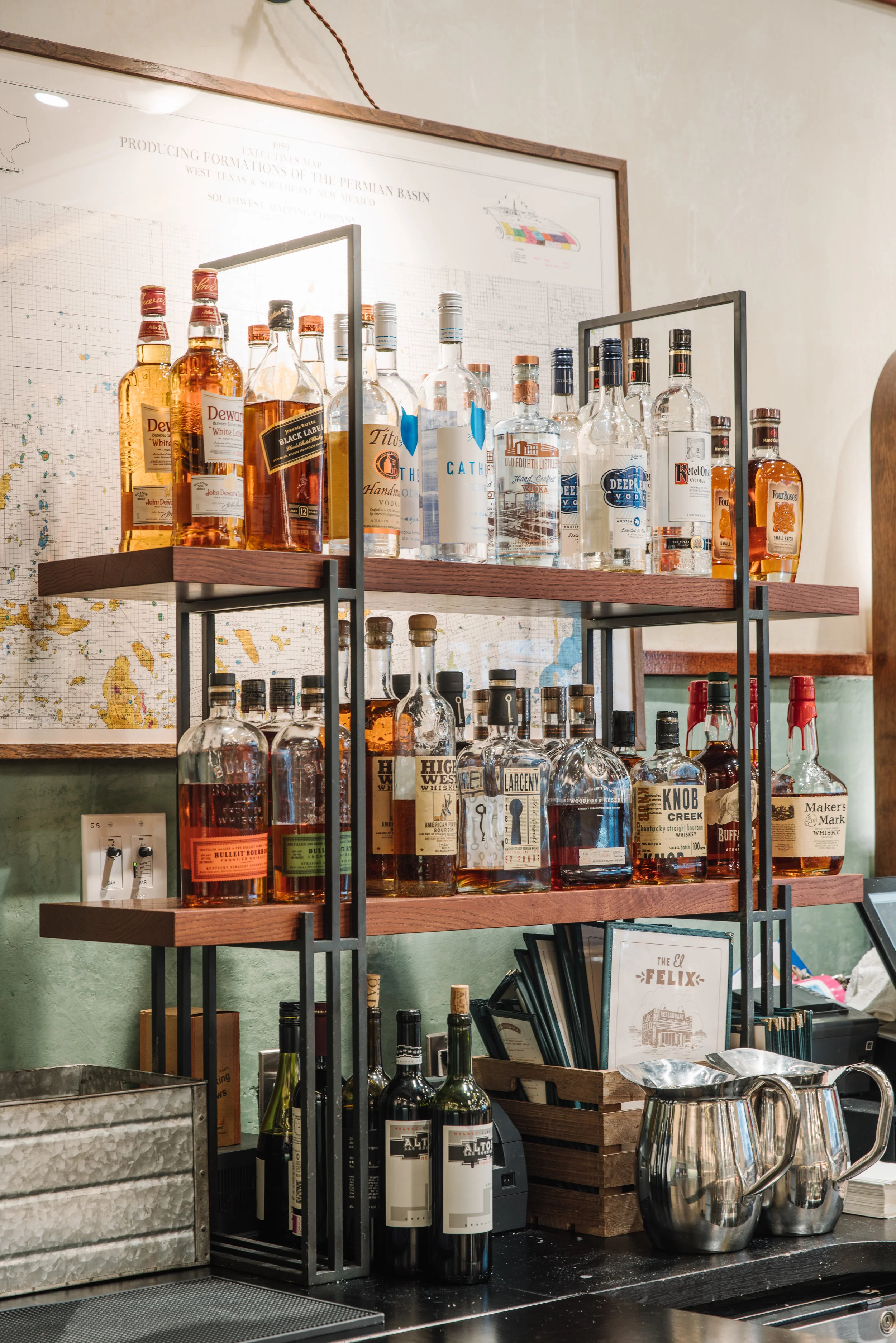 El Felix | Smith Hanes. Bar Back Detail