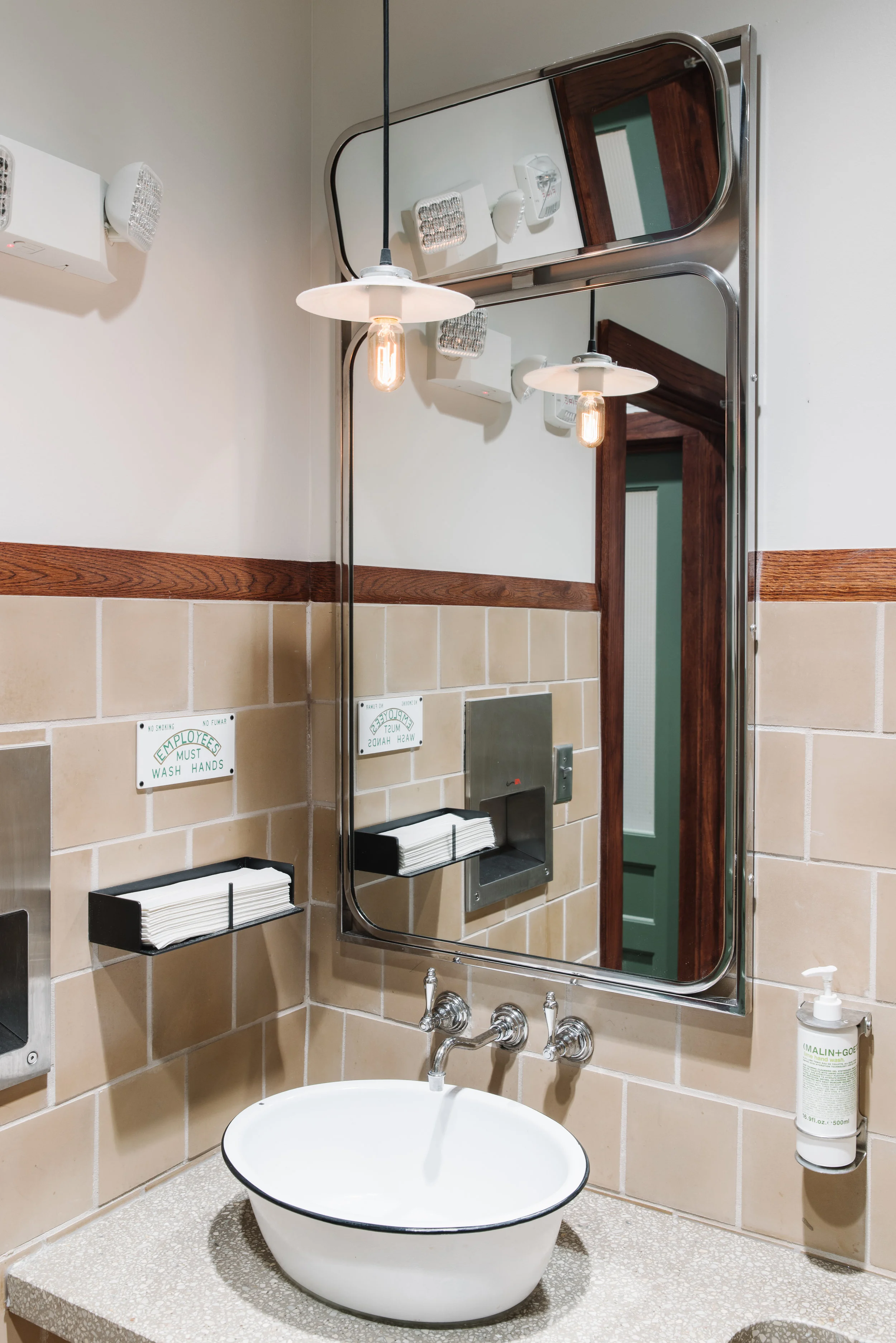 El Felix | Smith Hanes. Wash Basin in Restroom