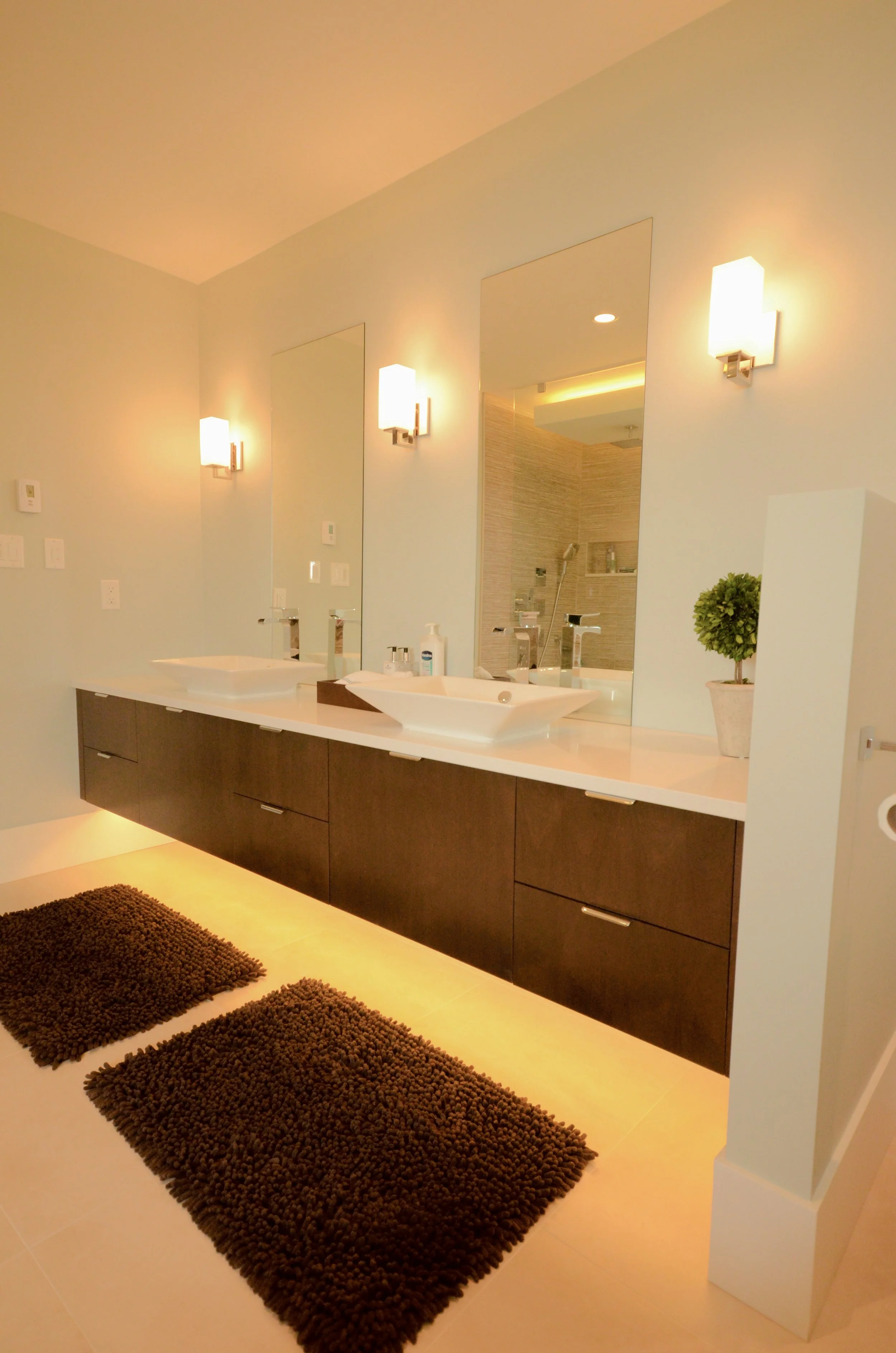 Roseberry Ensuite 1.JPG
