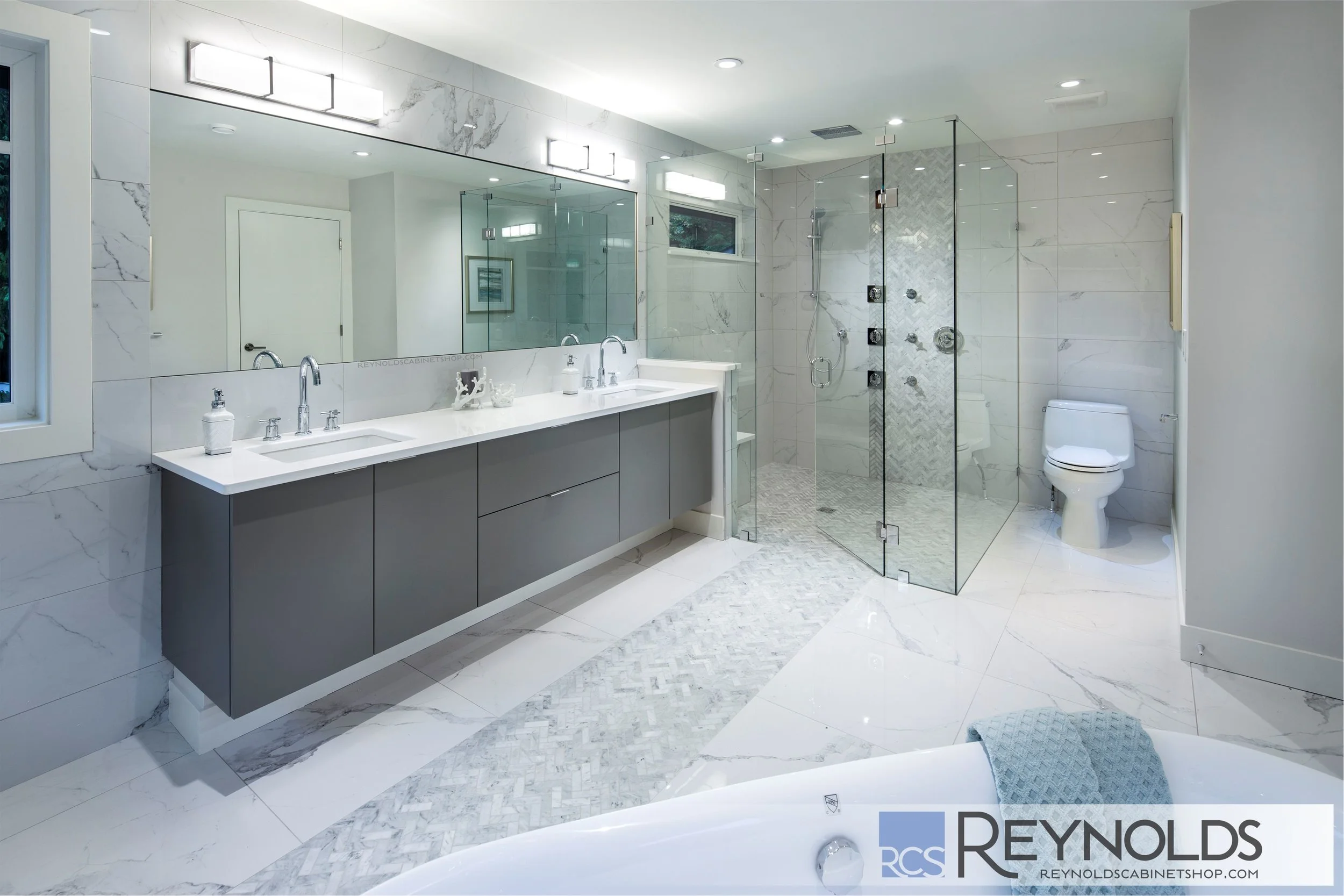 Reynolds Cabinet Shop - West Vancouver - Moyne Project - Ensuite Millwork 1.jpg