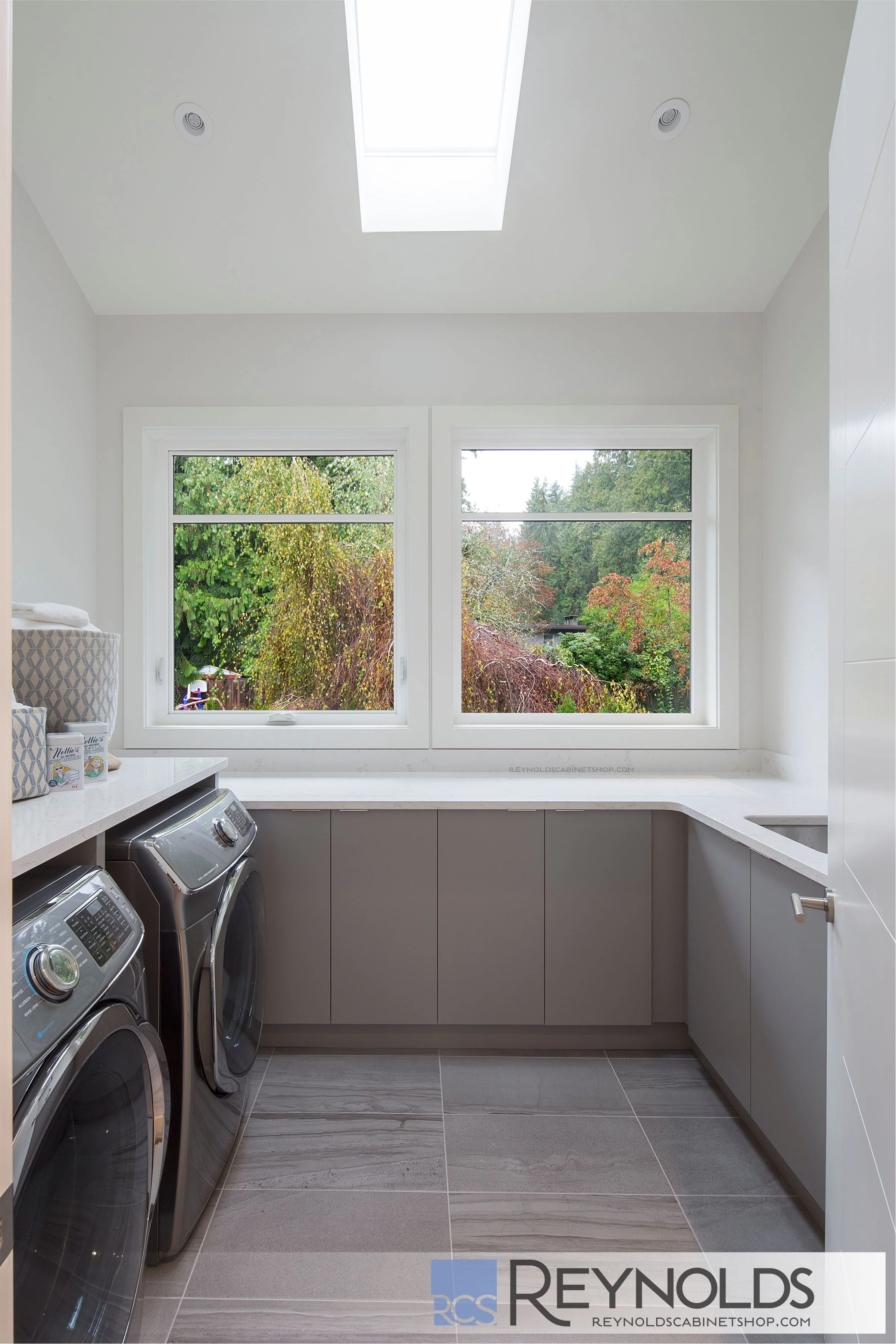 Reynolds Cabinet Shop - West Vancouver - Moyne Project - Laundry Millwork 1.jpg