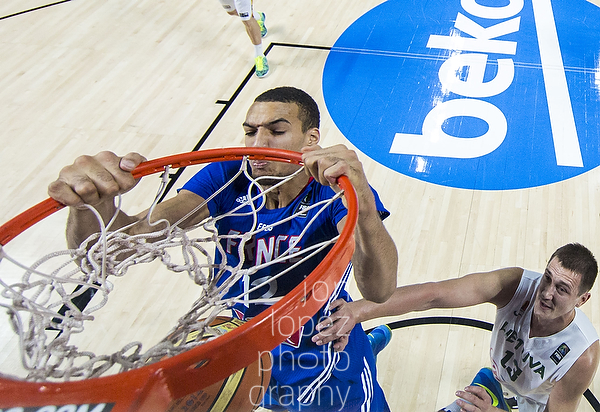 France's balanced attack made them difficult to defend. Gobert (France #12) was a force to be reckoned with in the paint throughout the World Cup. 