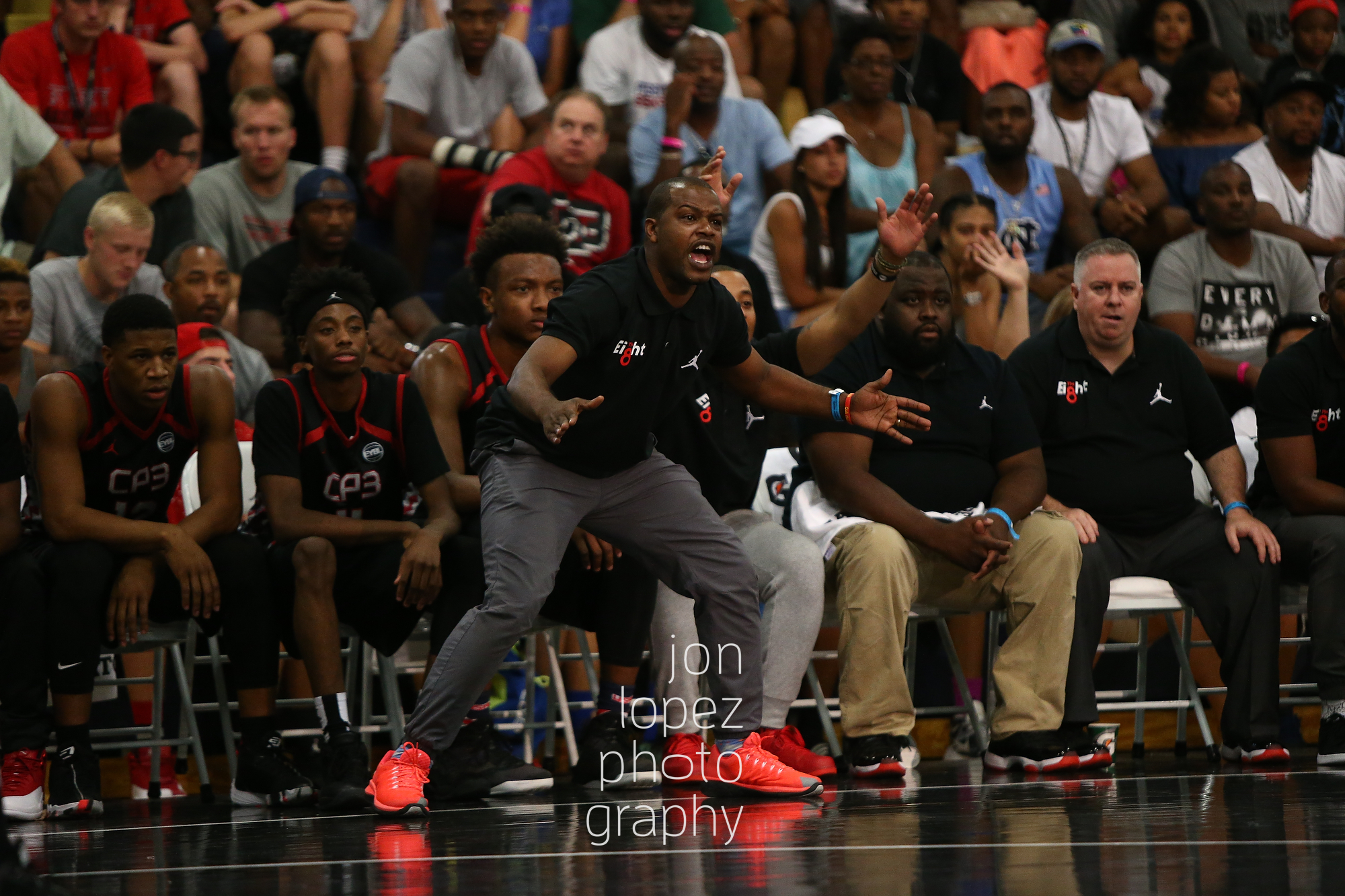  LAS VEGAS, NV. JULY 21, 2016. The Eight. Jon Adams, head coach of Team CP3 shouts. (Mandatory photo credit: Jon Lopez/Nike).  