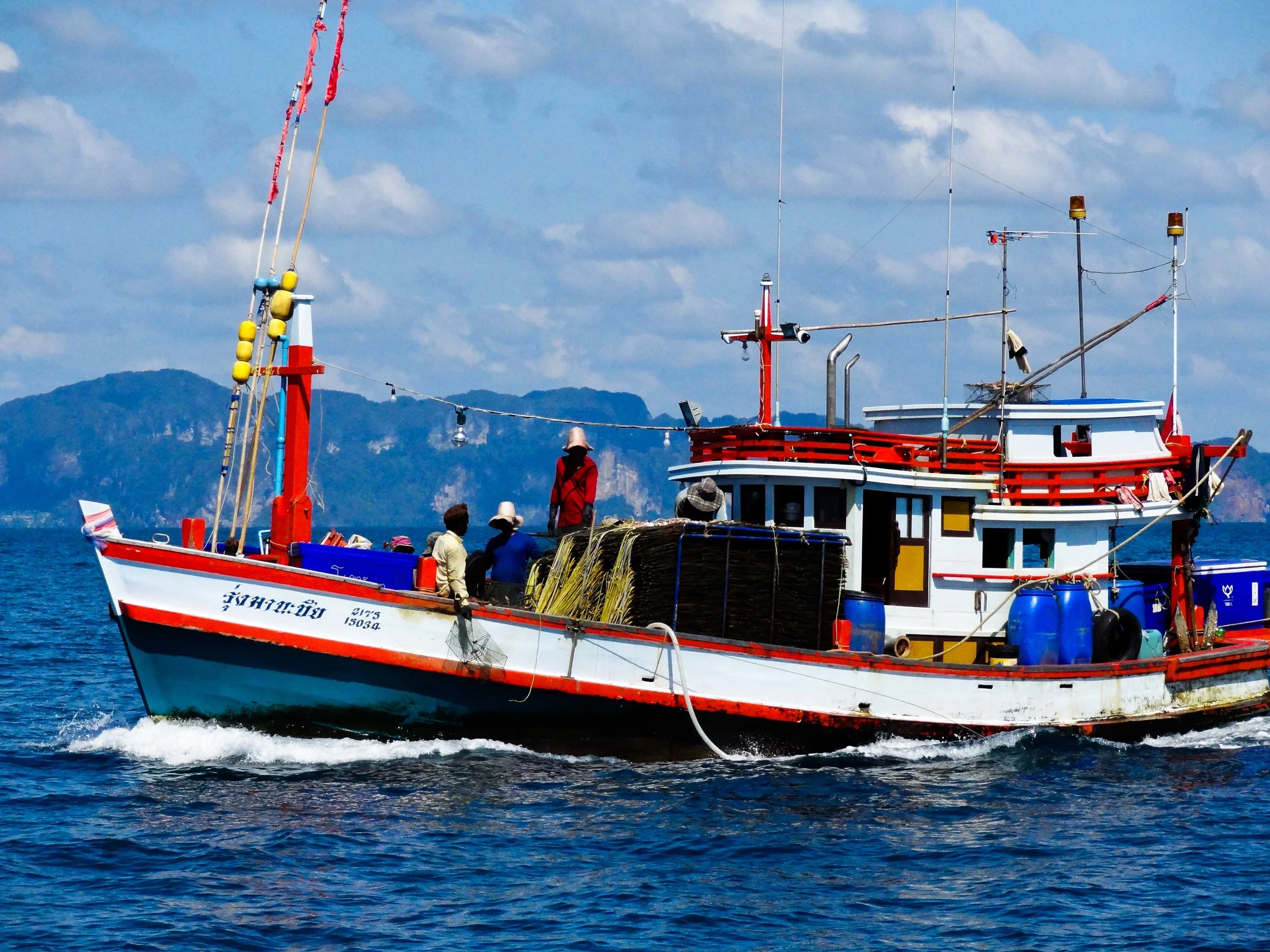 alue-optics-fishing-boat.jpg