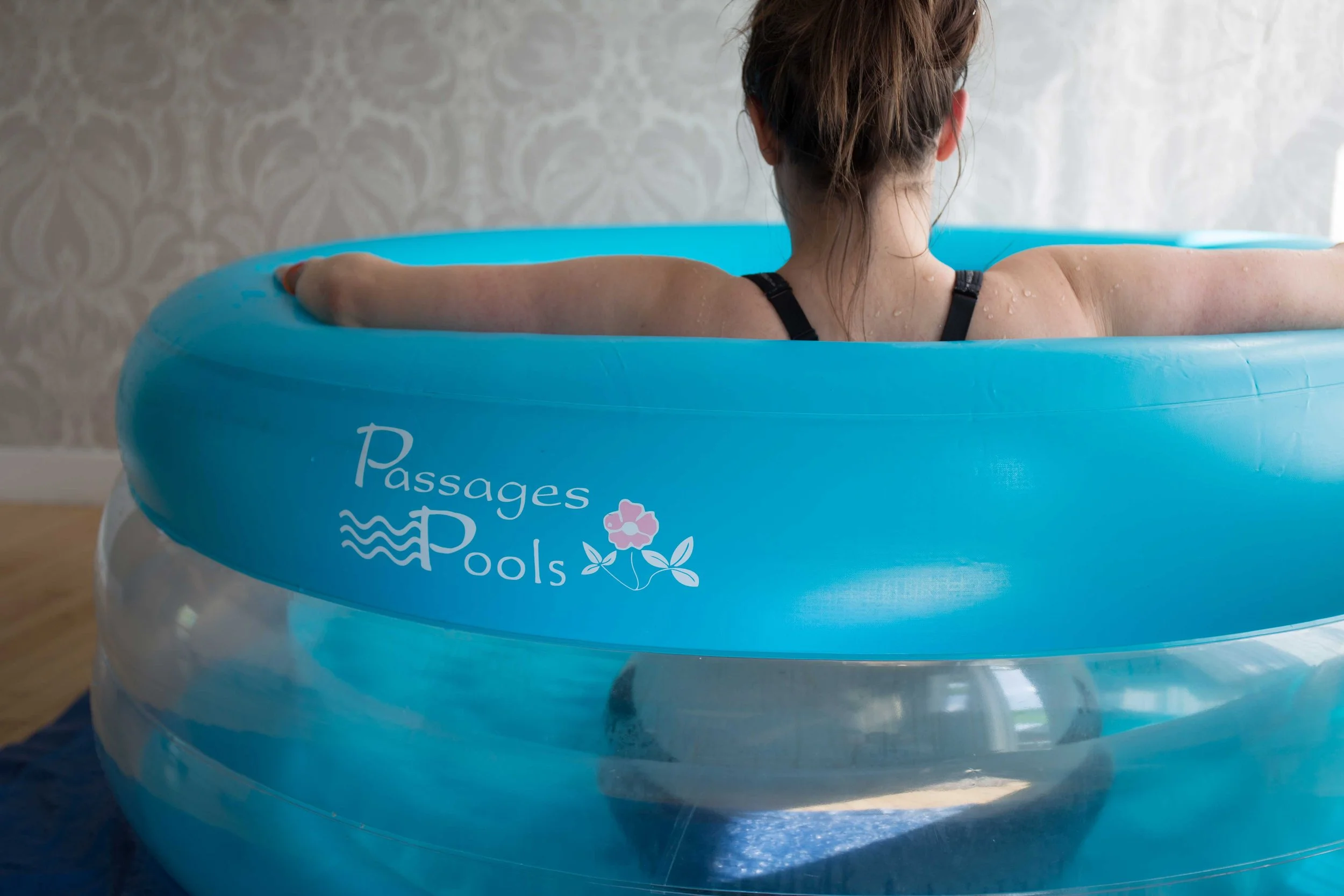 WATER BIRTH SUPPLIES >> Passages birth pools + water birth accessory kits. We've got what you need