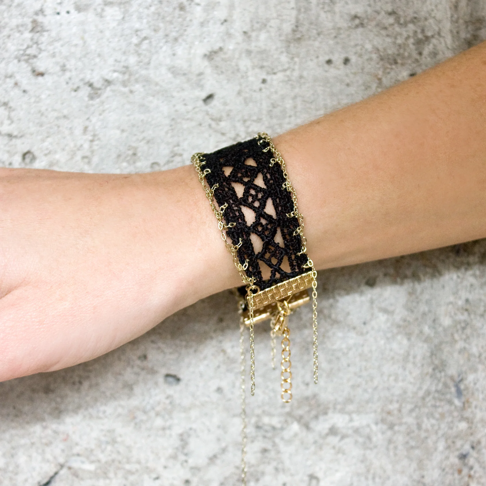 Seams bracelet (details here)