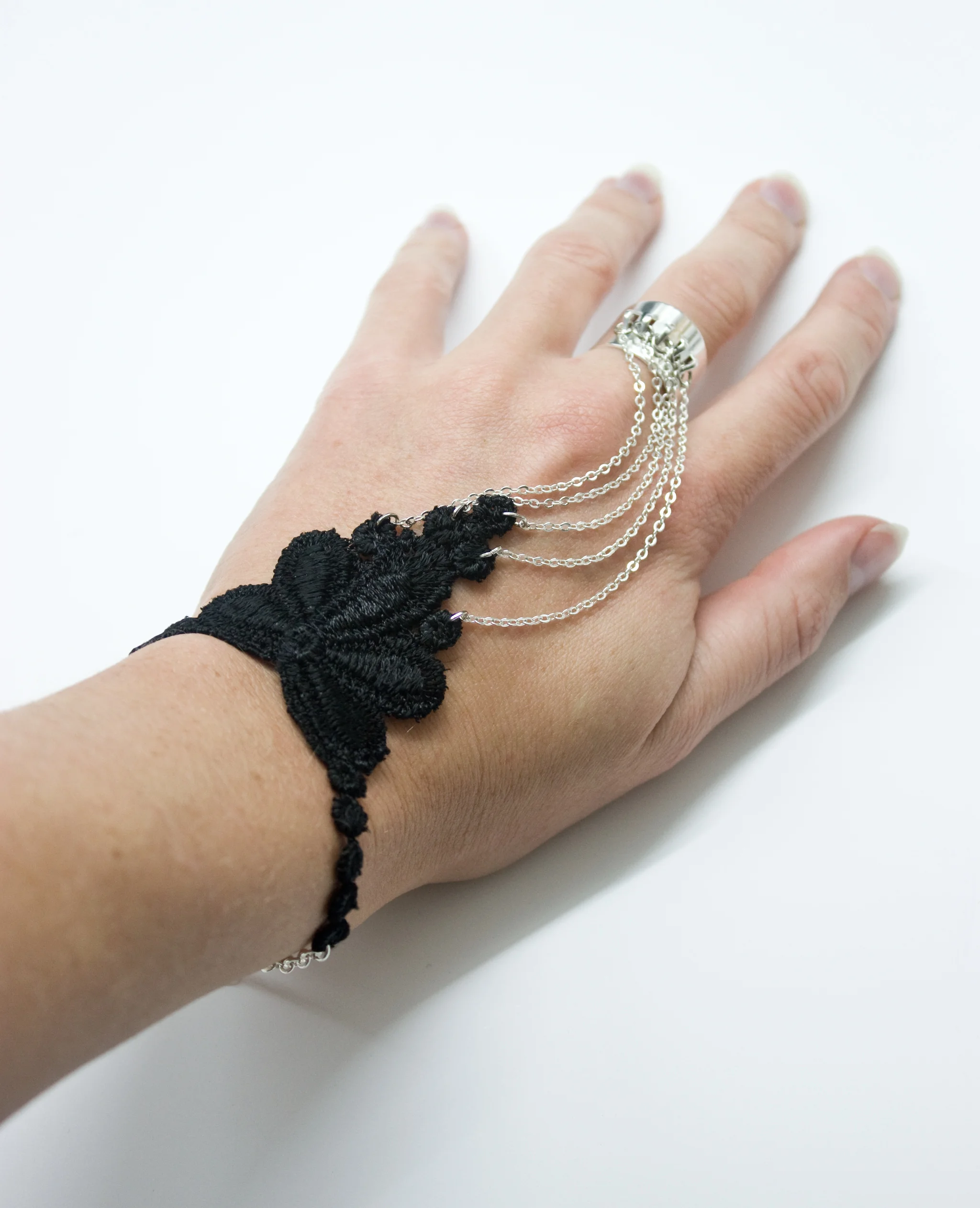 Handlace bracelet (SOLD OUT)