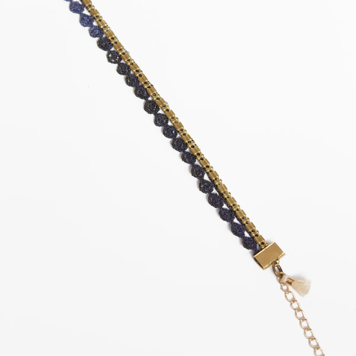 Dew-choker-close-up.jpg