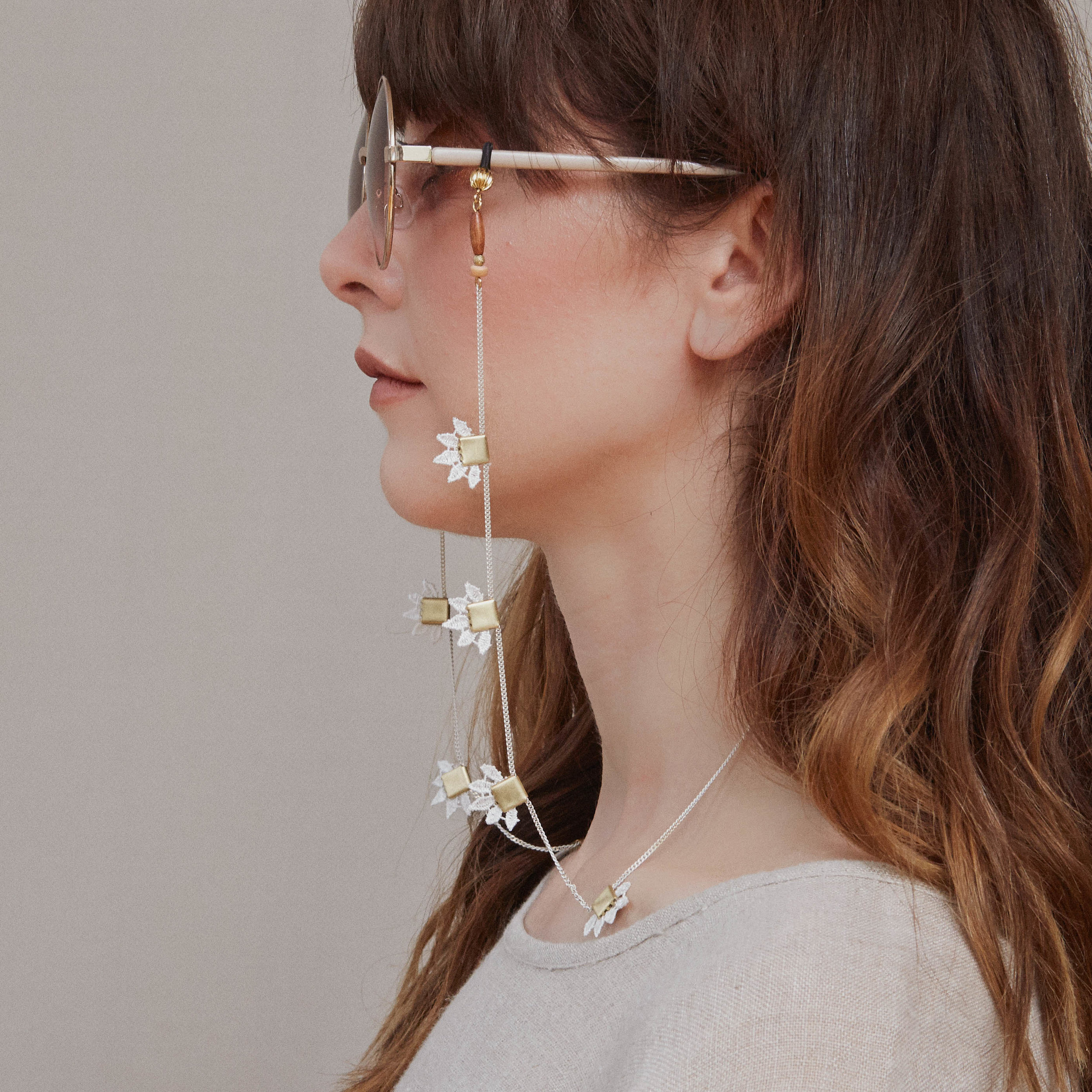 Pantai glasses chain side.jpg