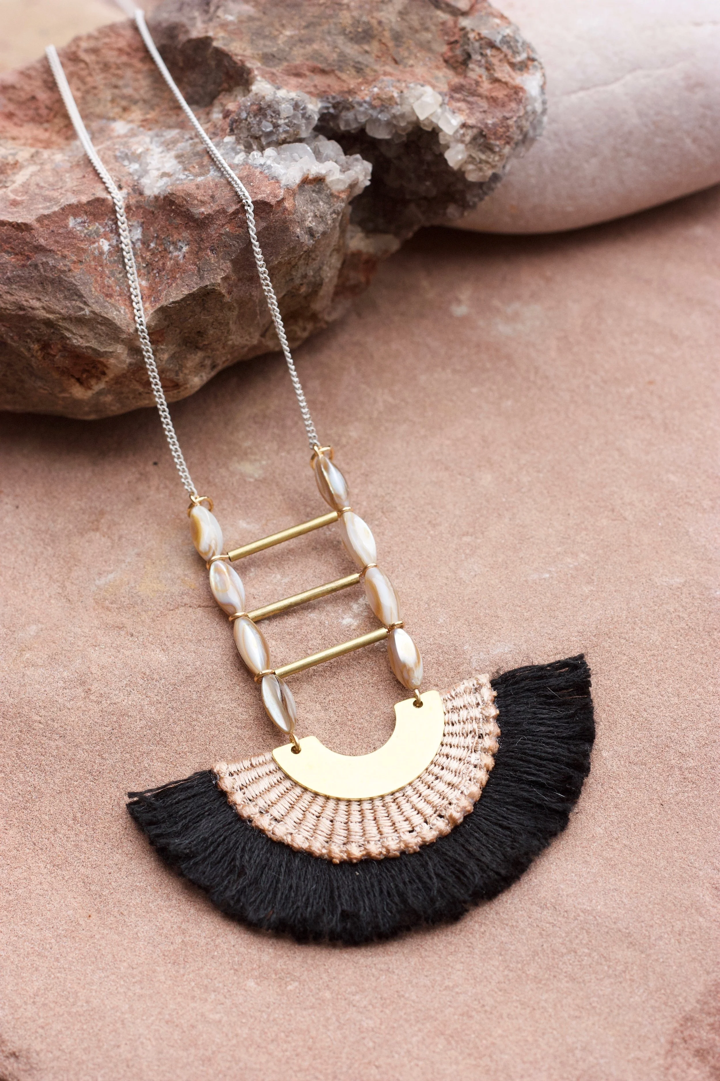 Nubien pearl beige and black.jpg