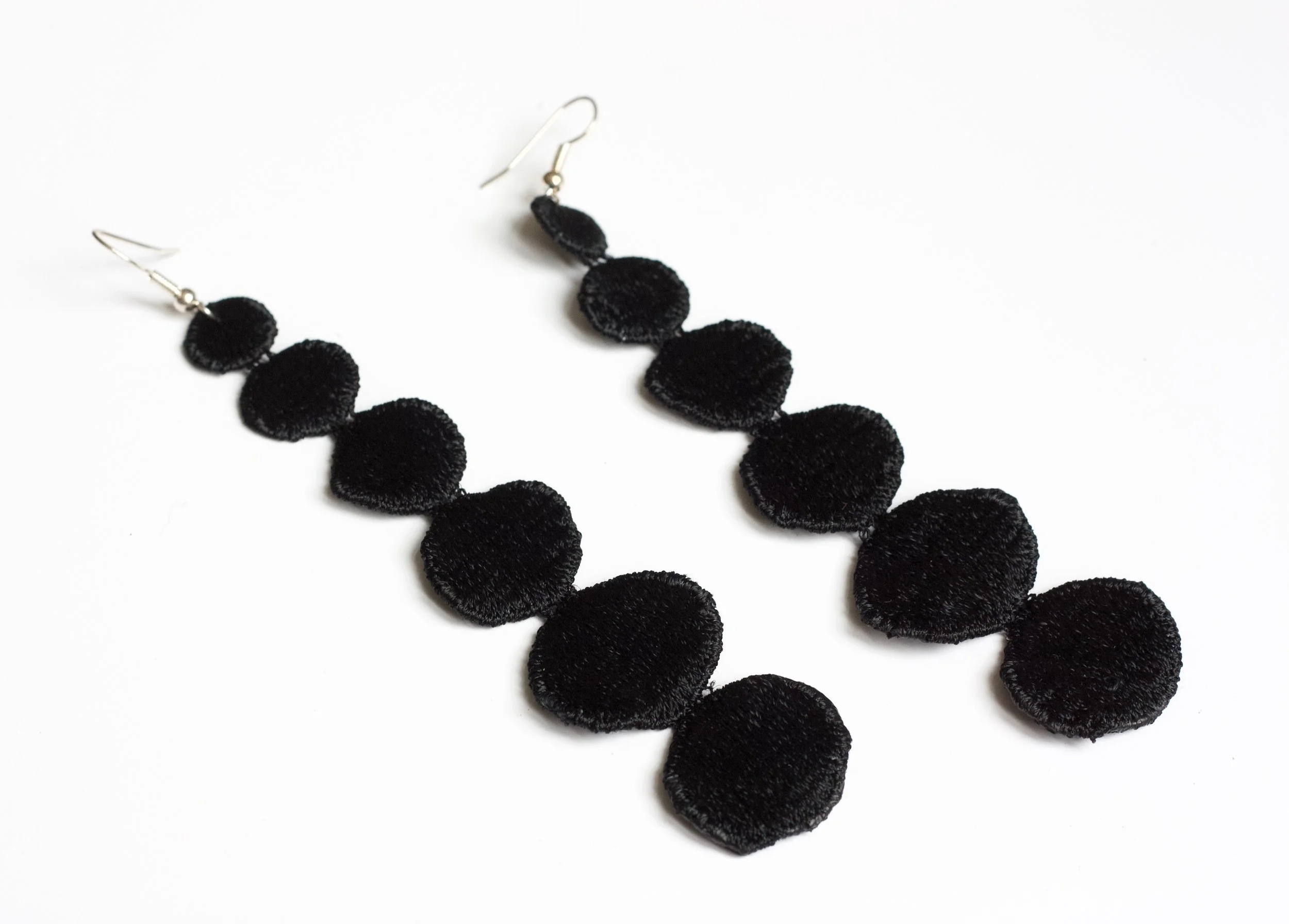 dots black 1.jpg