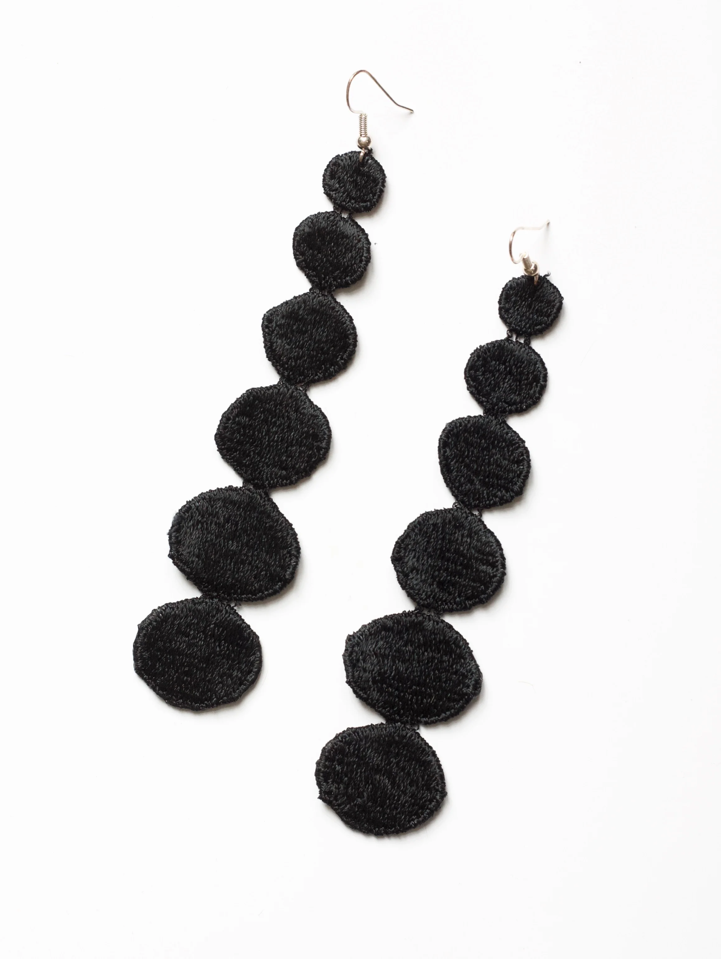 dots black.jpg