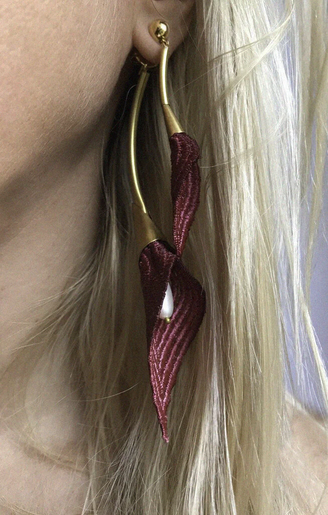 Calla lily with noise.jpg