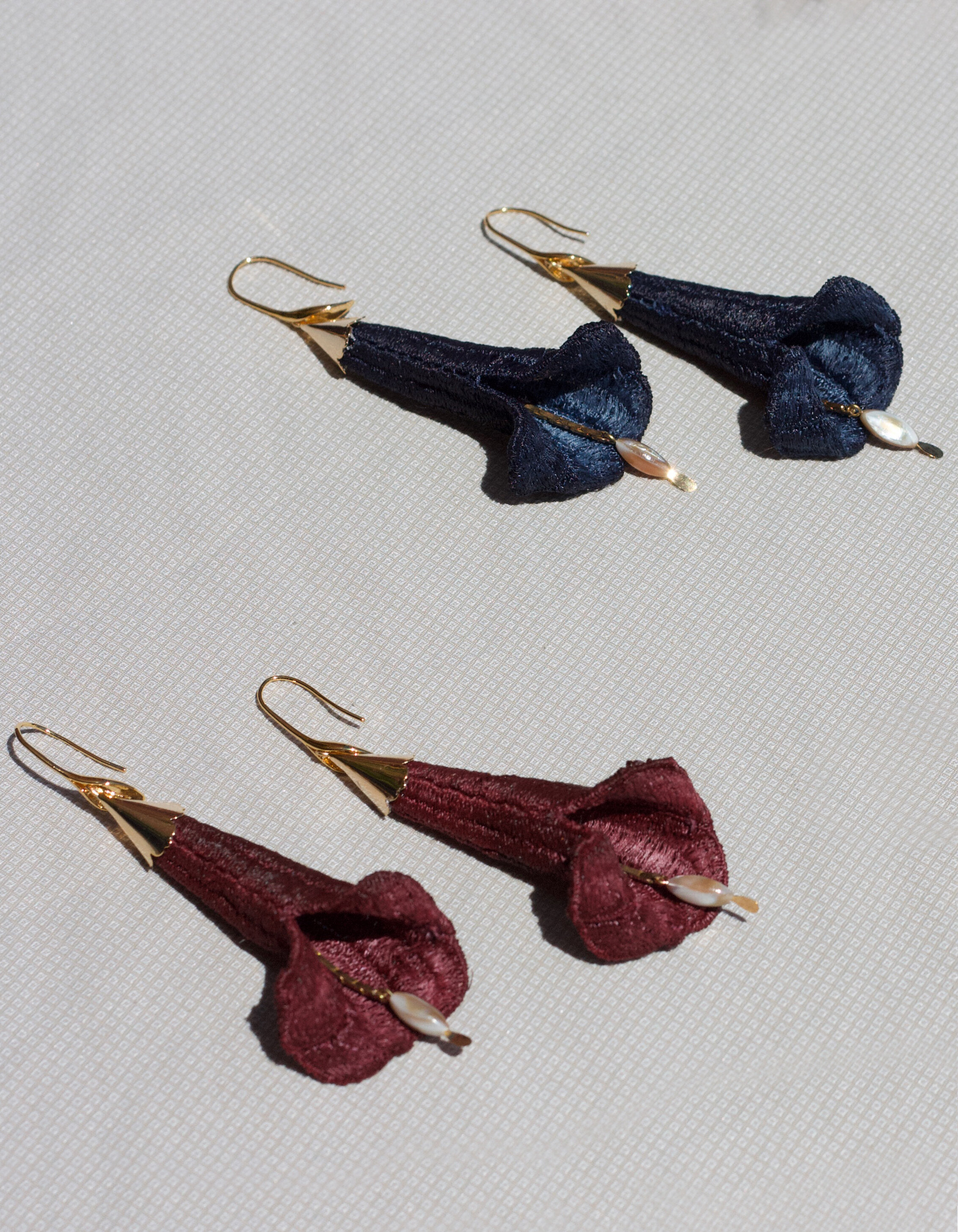 Brugmansia burgundy and navy.jpg