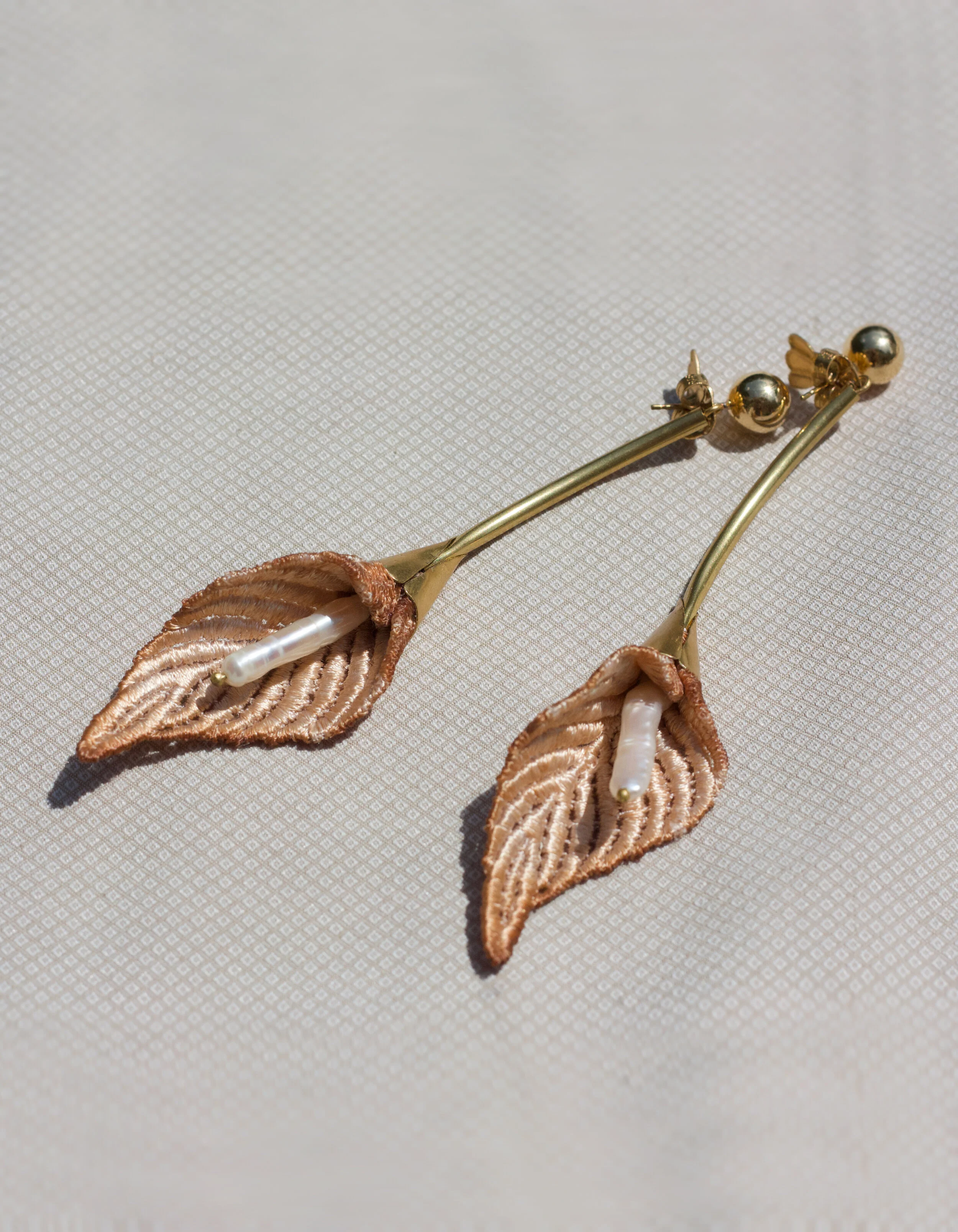 Calla lily 2 beige.jpg