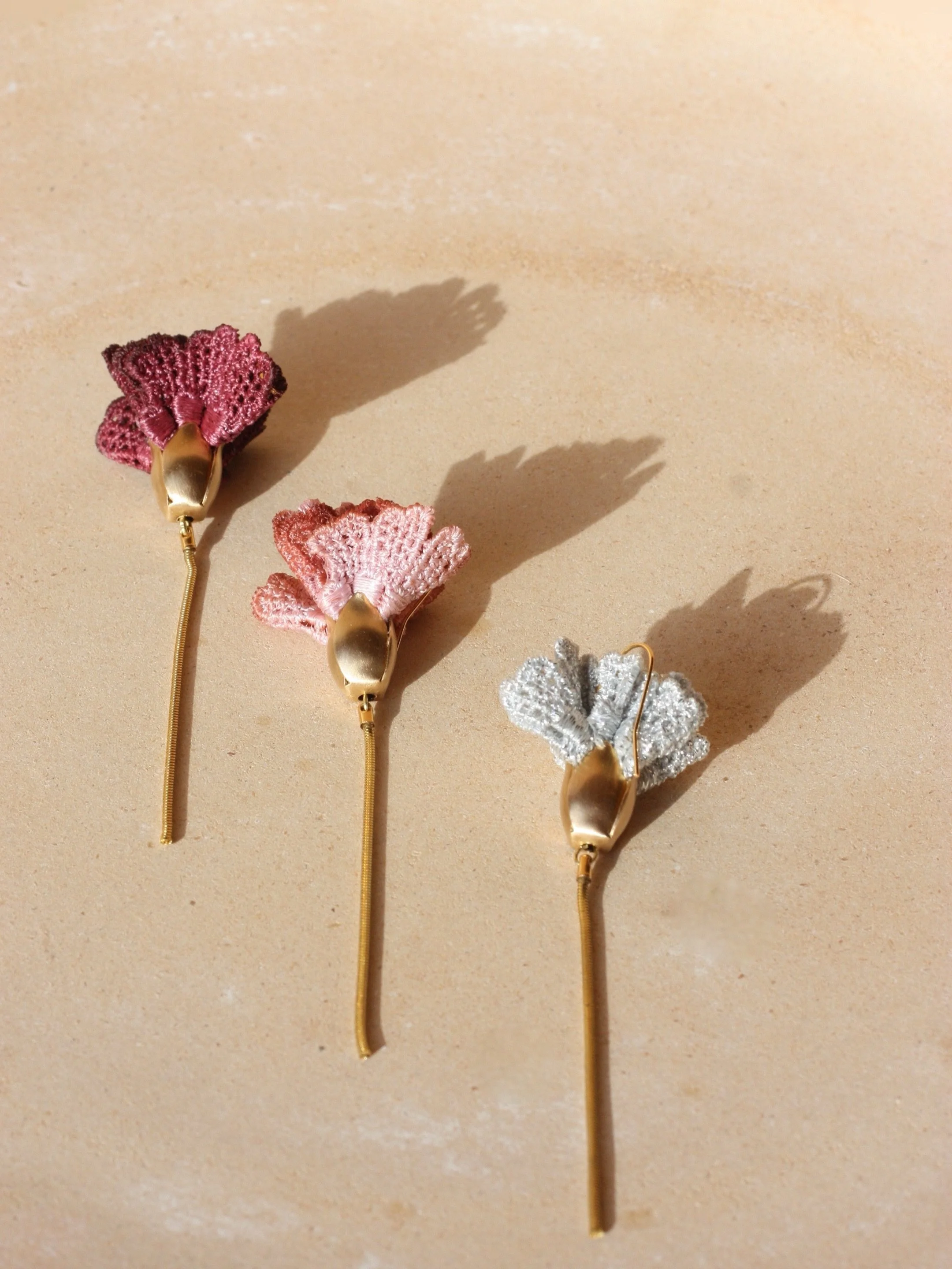 While I&rsquo;m at it, I also let you know that I am almost out of the beautiful vintage lace that brings these Carnation earrings to life! I will be reediting them with a &ldquo;poofier&rdquo; flower so keep that in mind&hellip; If you like these ju