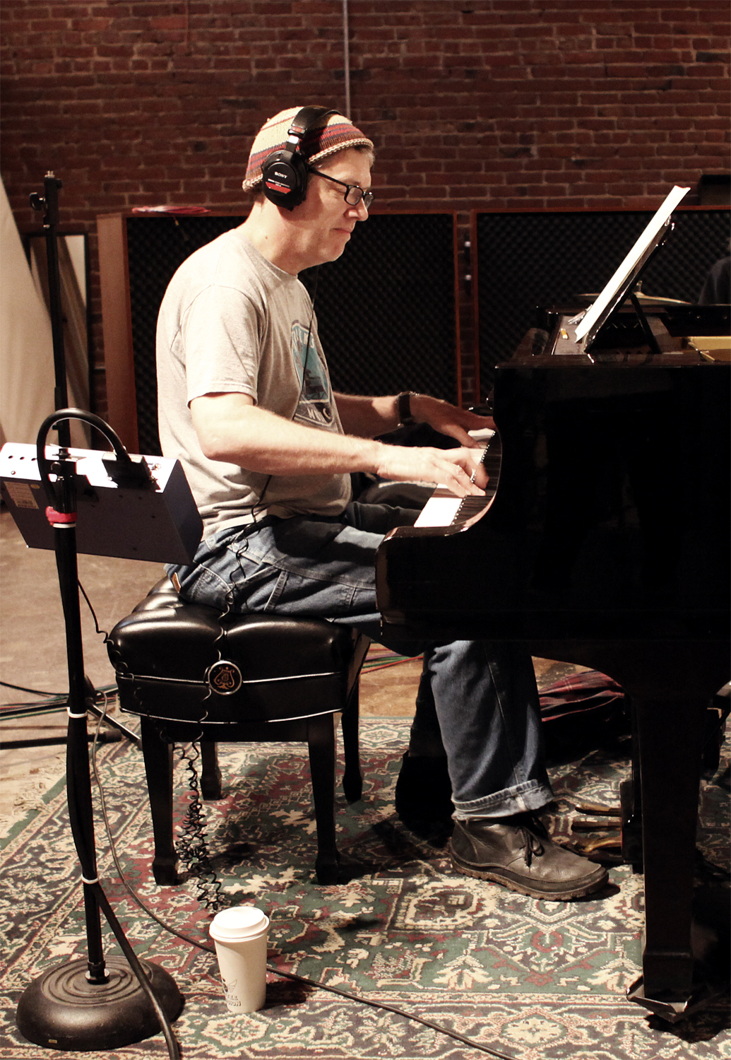 Fred on Piano 250.jpg