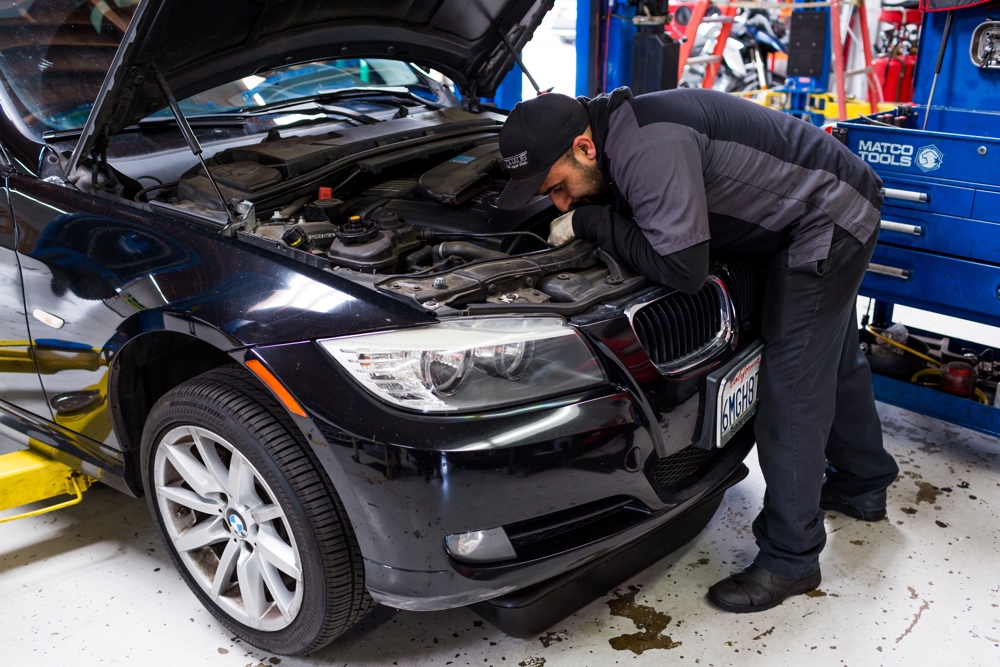 B and B Autohaus Dash Light Repair