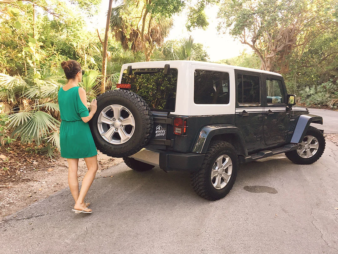 Jeep_Wrangler_Chief_2017_02.jpg