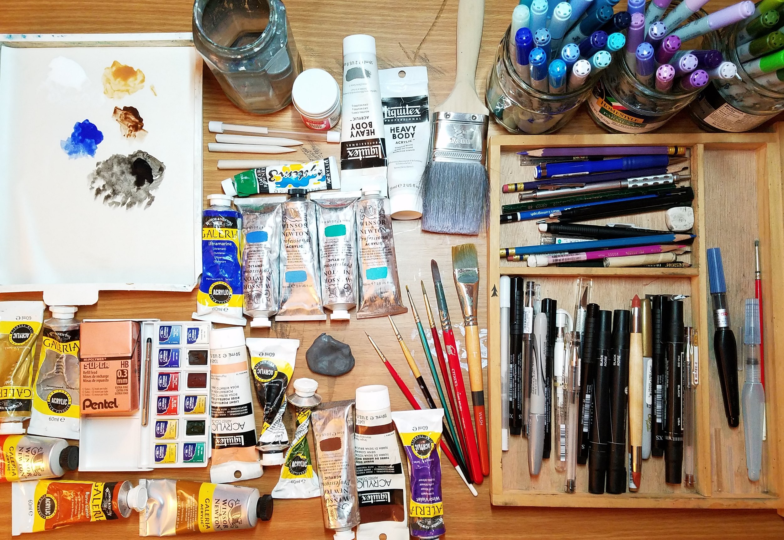  Common ingredients include acrylic paint, watercolors, markers, graphite and India ink. 