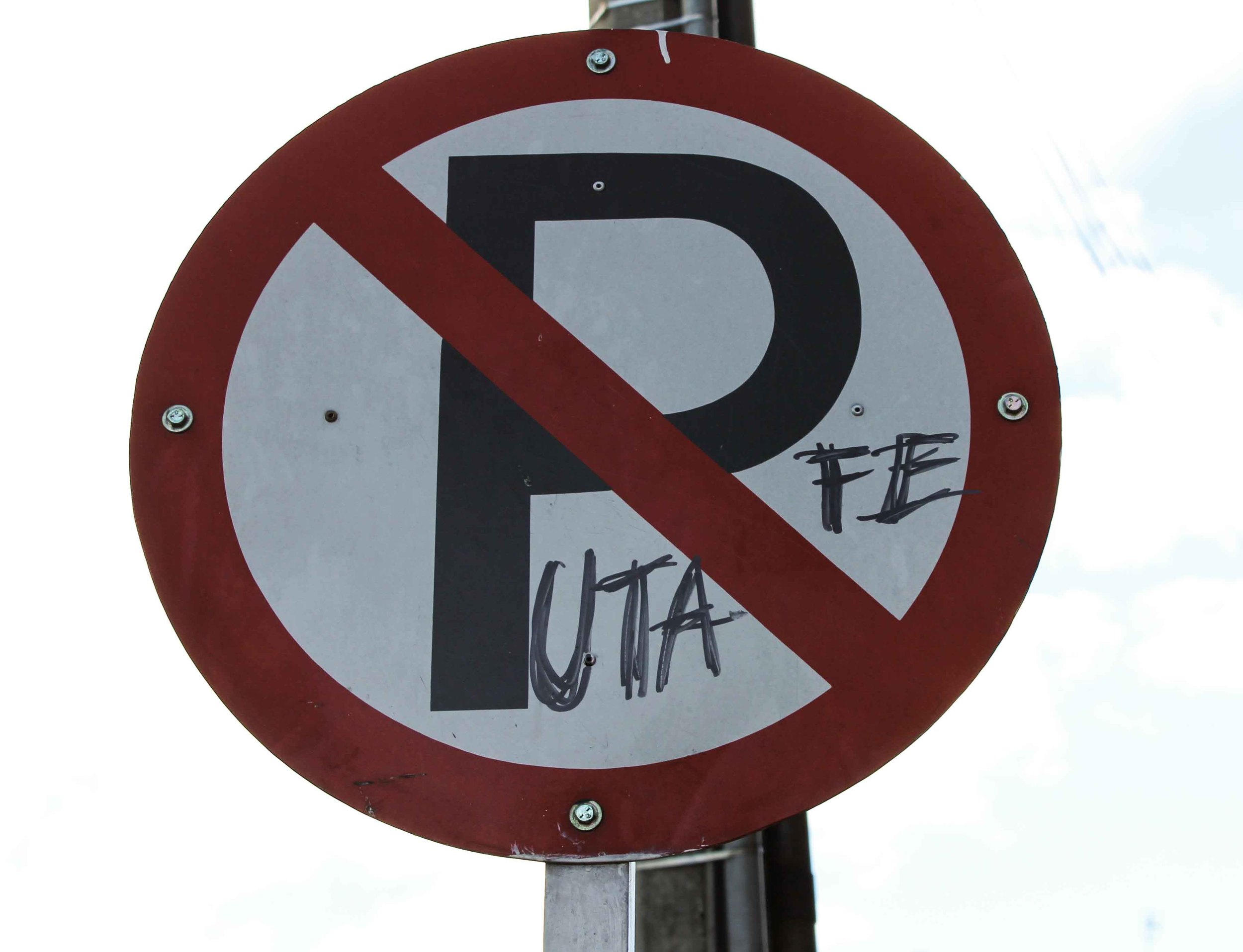  'Puta Fe', a harsh, but clever tease by Millonarios fans.