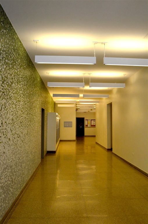 Lobby 1-1.jpg