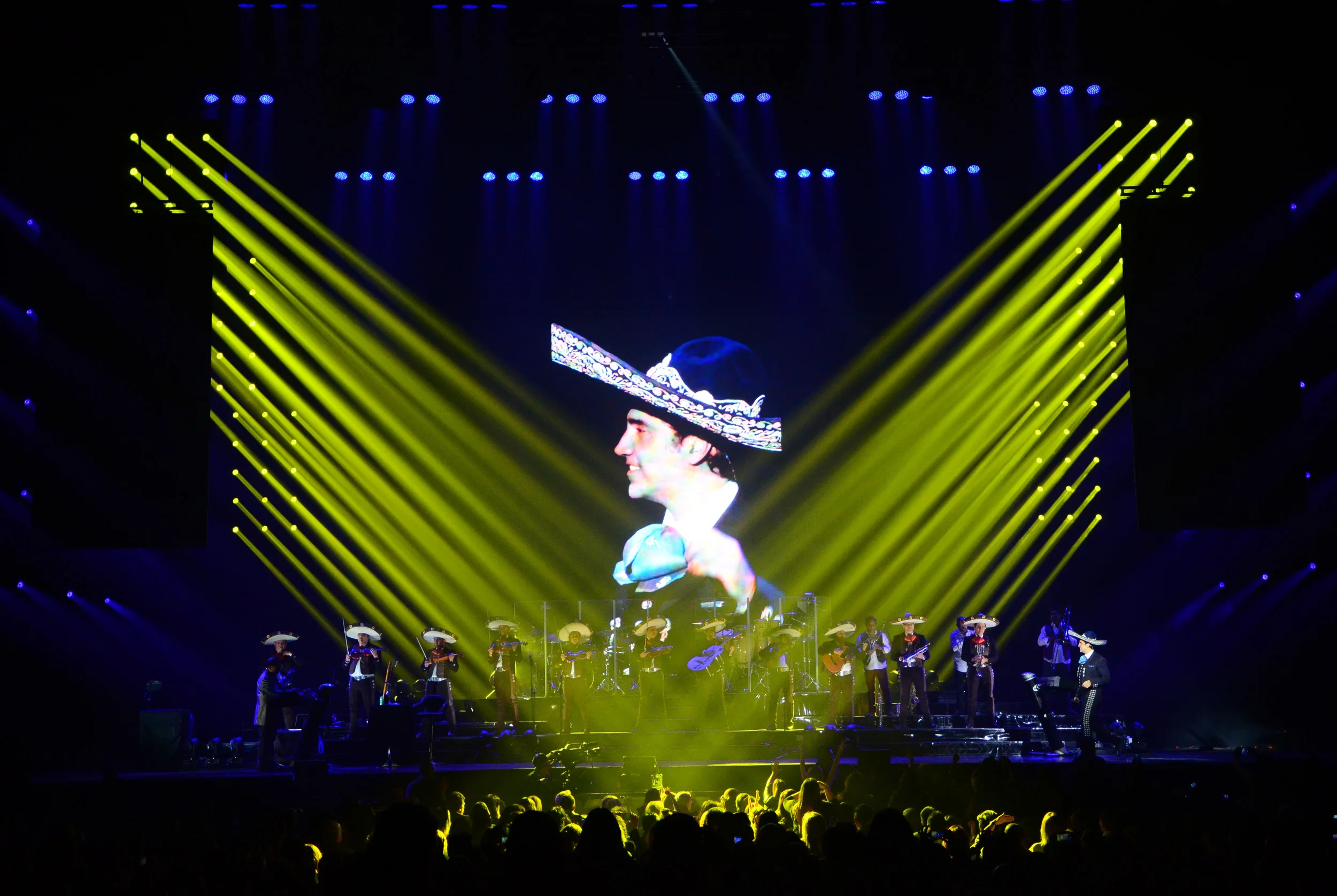 Alejandro Fernandez 2013-10.JPG