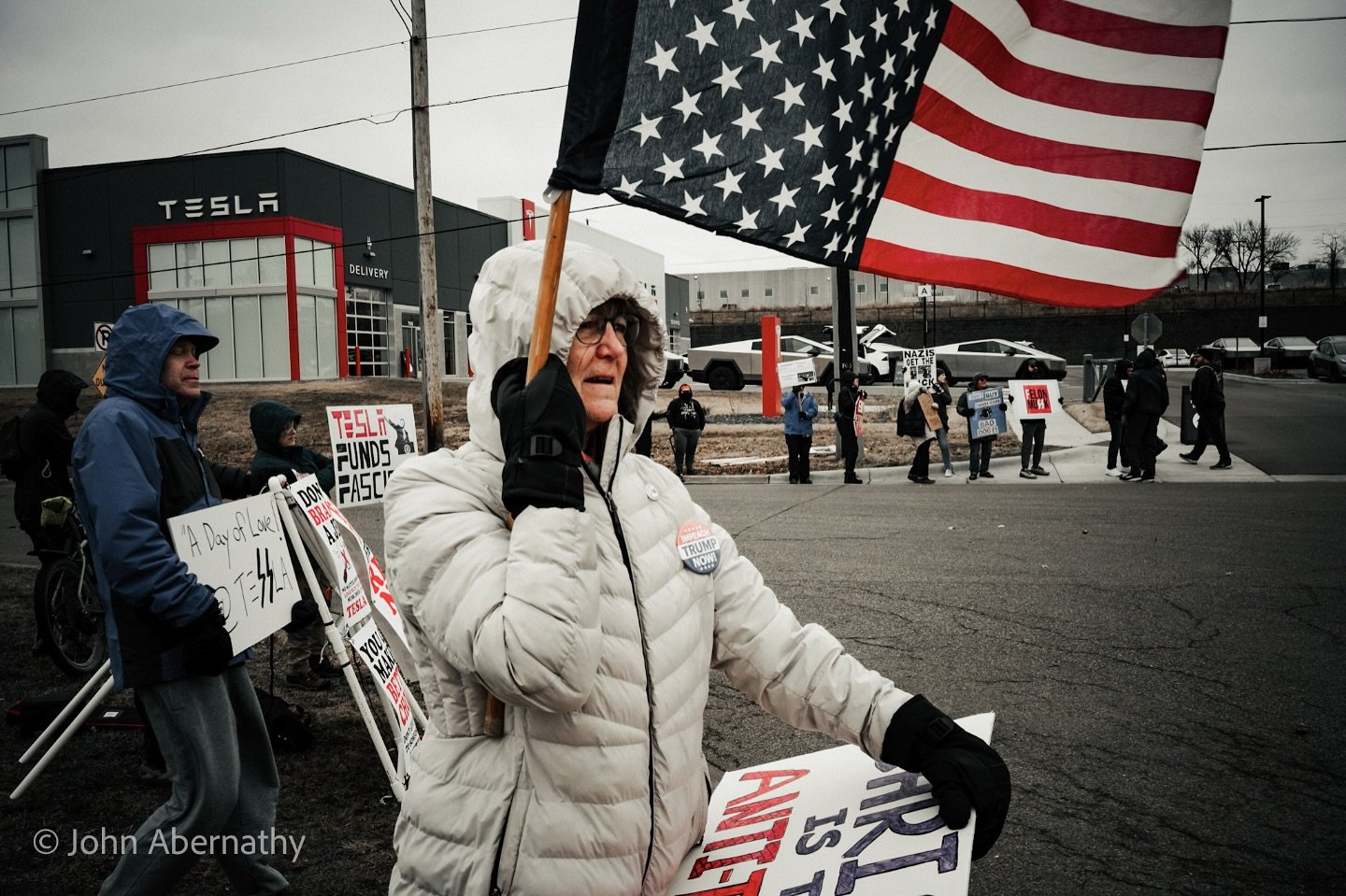 There is a protest @teslamotors Golden Valley every Saturday. @tesla.takedown @leica_boutique_ukraine @americanopposition