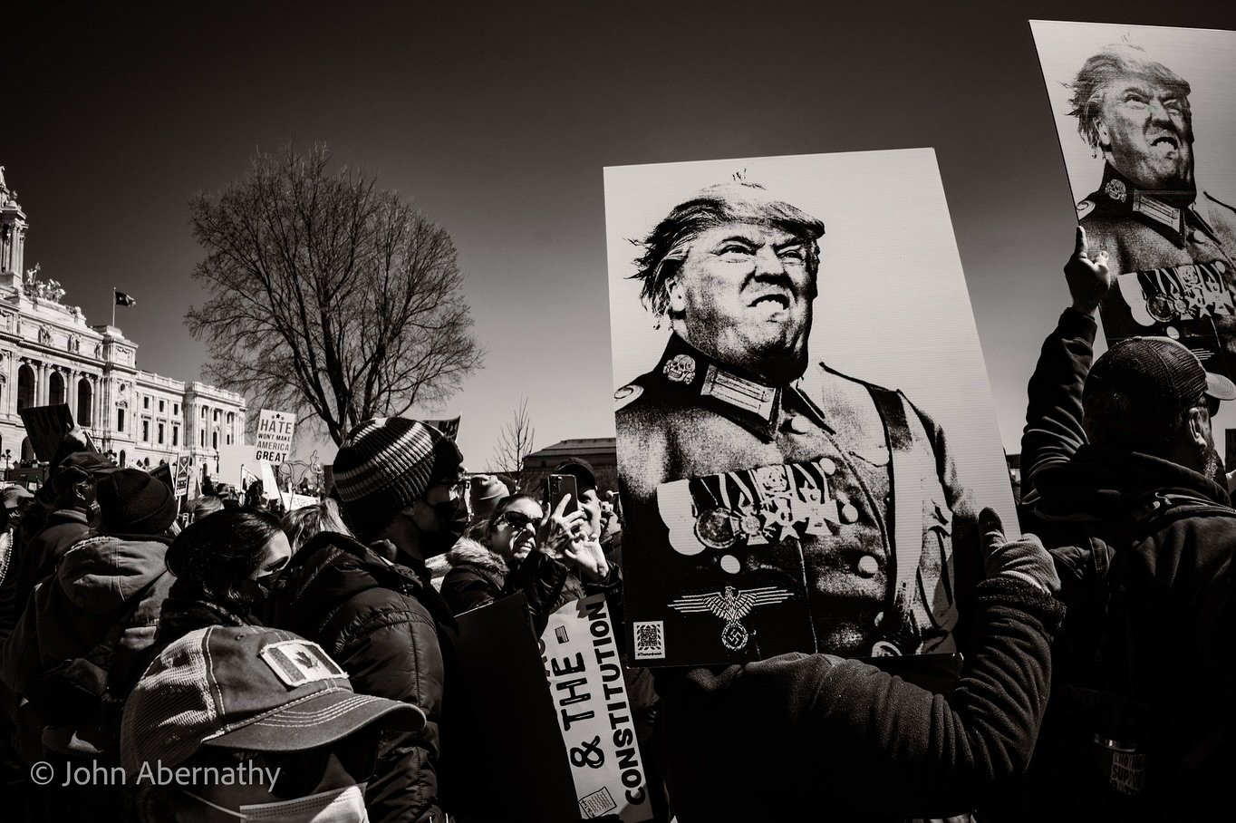 At the #HandsOff Protest at the Minnesota State Capitol. Over 25,000 people are protesting Trump and Musk. #HandsOff #Protest @americanopposition @indivisible_twincities @indivisibleteam @Viiphoto @contactpressimages @magnumphotos @noorimages @gettyi