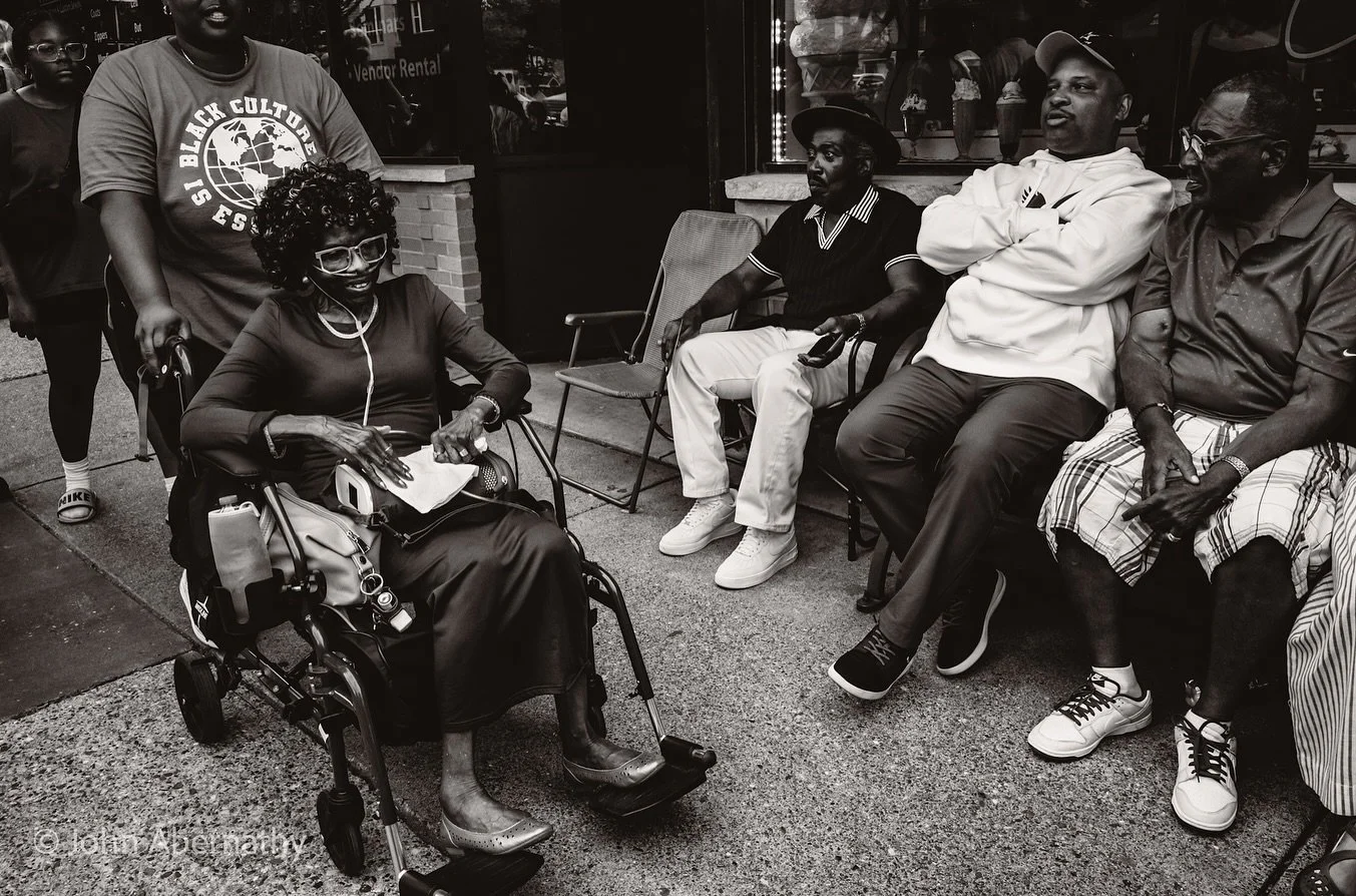 People from the Selby Jazz Fest. Such a good event. Post 1/4 @selbyavejf @walkerwestmusic @knightfdn @levittfoundation #jazzfest #streetstyle #streetphotography #bnwstreetphotography #bnw #m10r