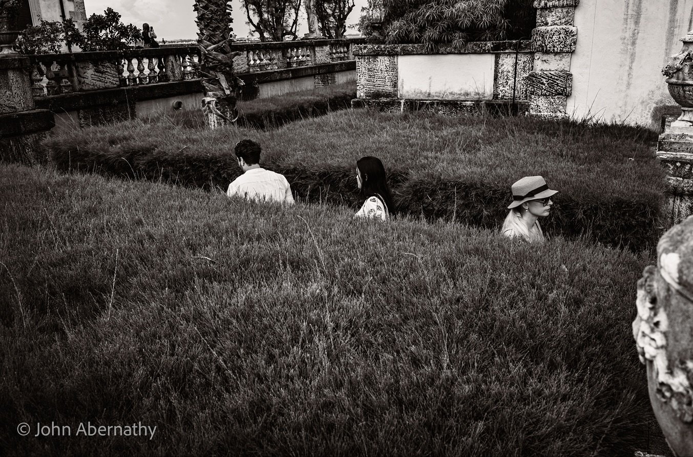 At Vizcaya Museum. @vizcayamiami #vizcaya #vizcayamuseum #blackandwhitephotography #gardens #museum #bnwlovers #gardeninglife #m10r  @leica_boutique_ukraine @leicacamerafrance  #leicafotografieinternational #spi