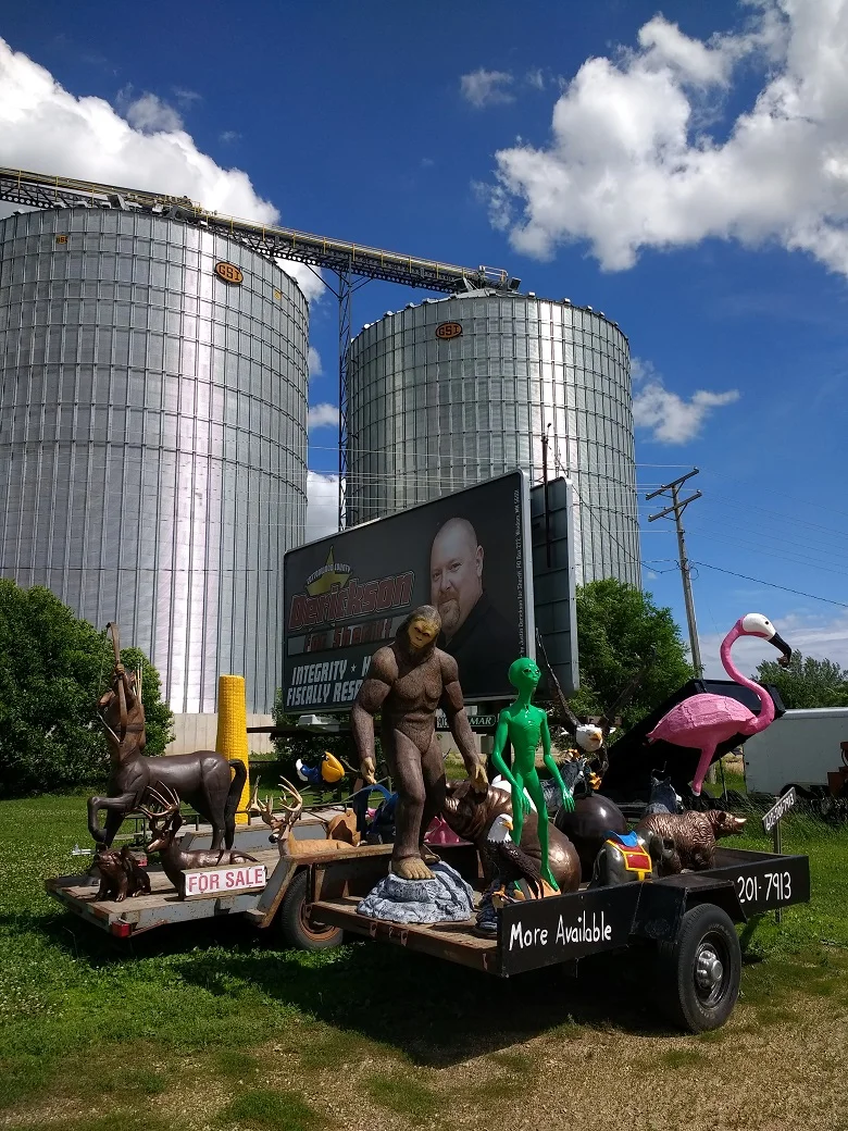 I wonder if this interesting display was approved by the guy behind it, who's running for sheriff on a bill of "integrity, honesty, and fiscal responsibility." Lol.
