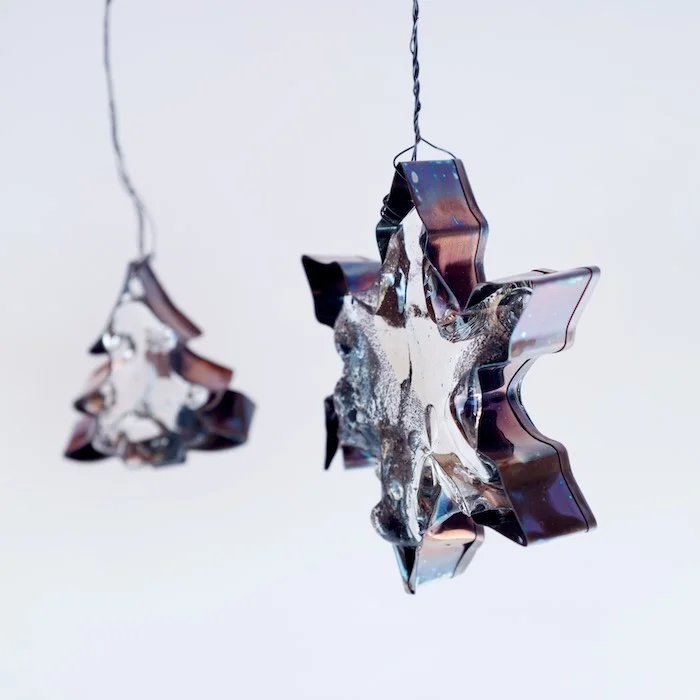 crooked xmas cookies of glass, copper and steel