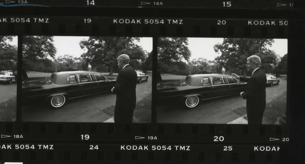 President Clinton as President Aristide departs the White House on October 14, 1994 (Photo sheet: P020764)