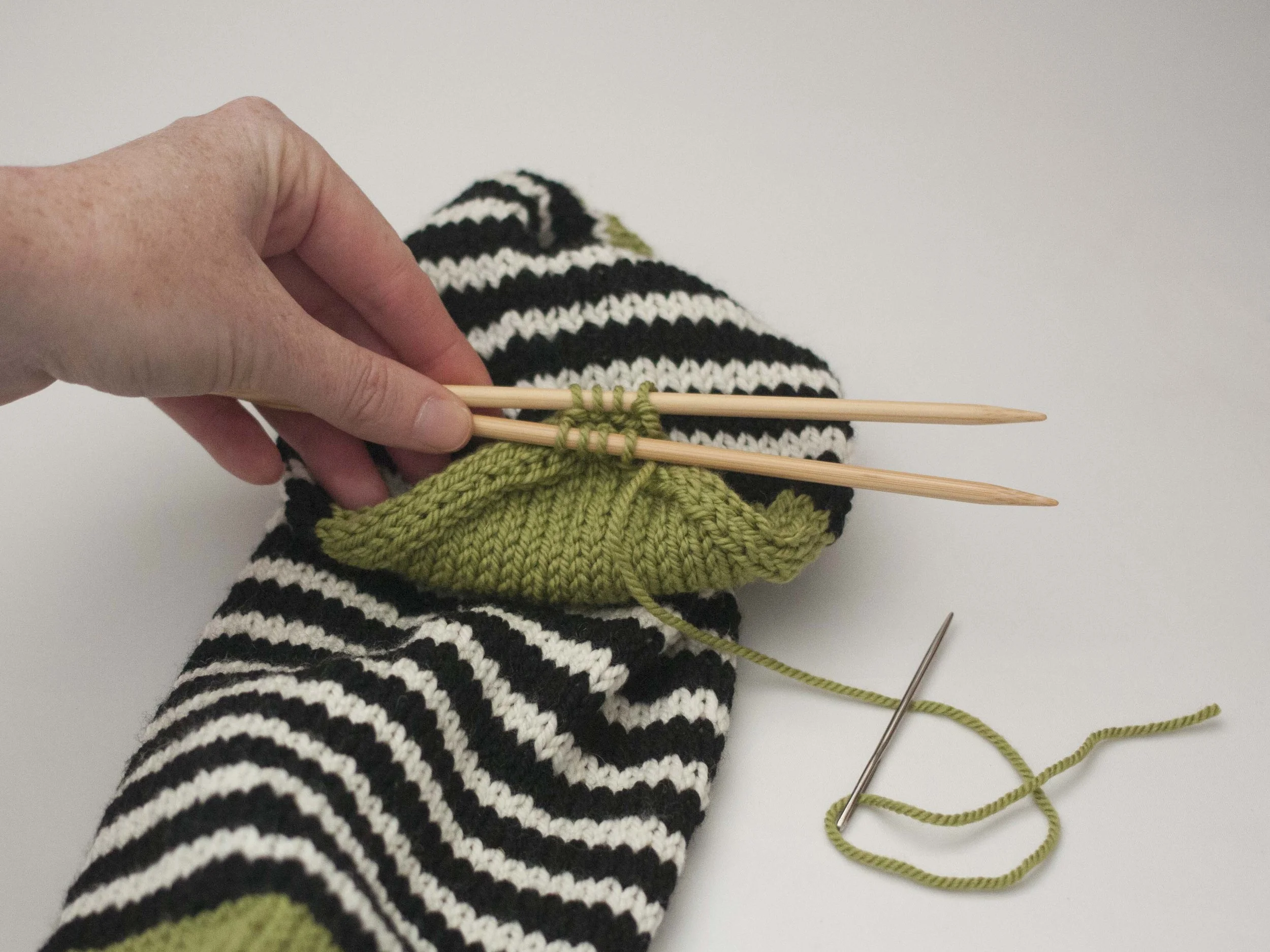 Part 4 Closing The Toe And Kitchener Stitch Ewe Ewe Yarns